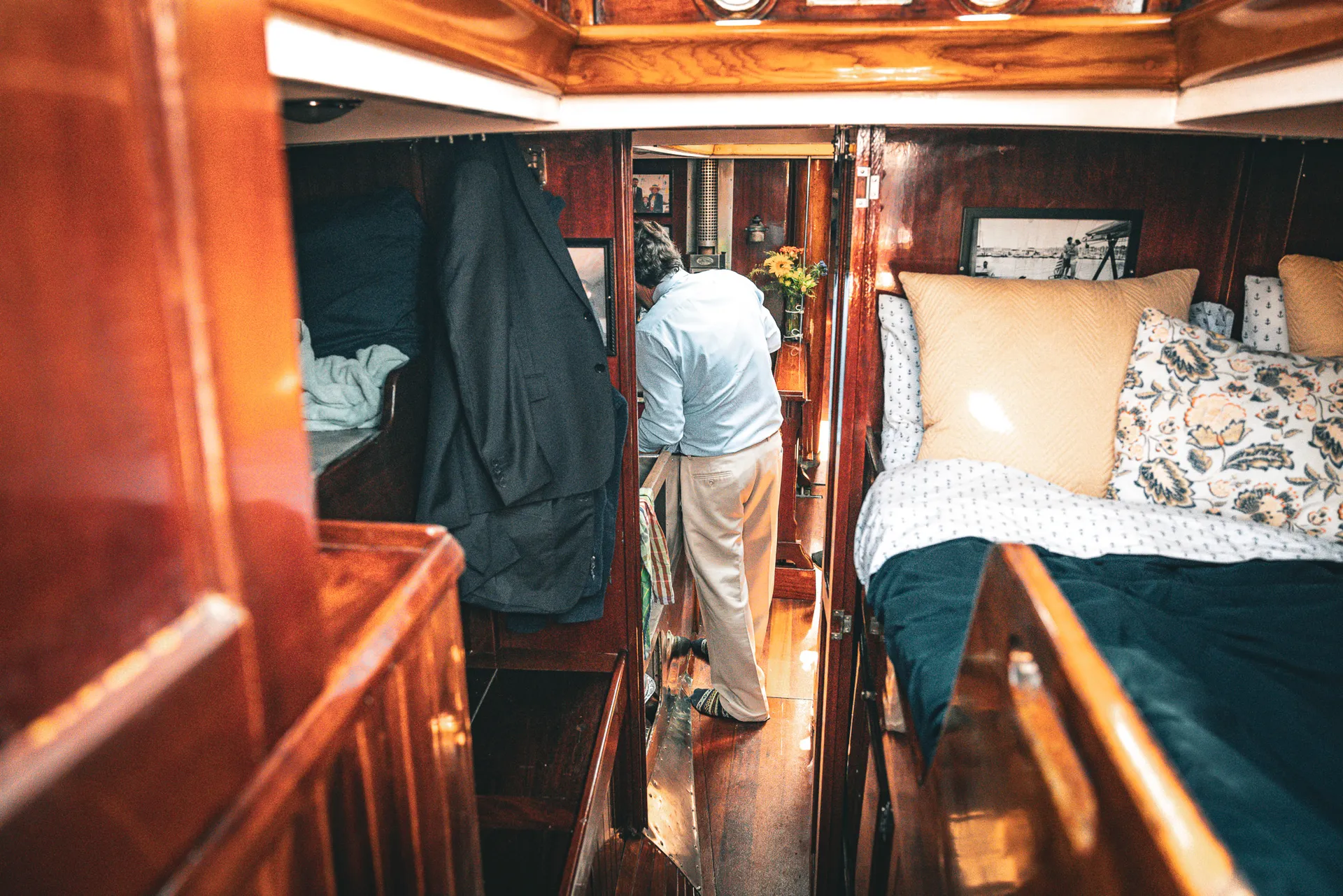 Classic Wooden Racing Yacht with Timeless Elegance