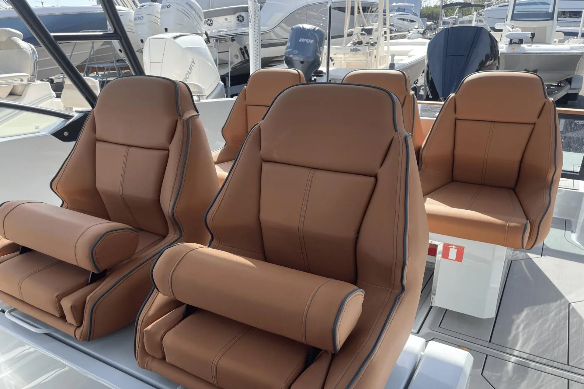 27’ Luxury Yacht – Miami Cruise, Sandbar & Sunset Charter