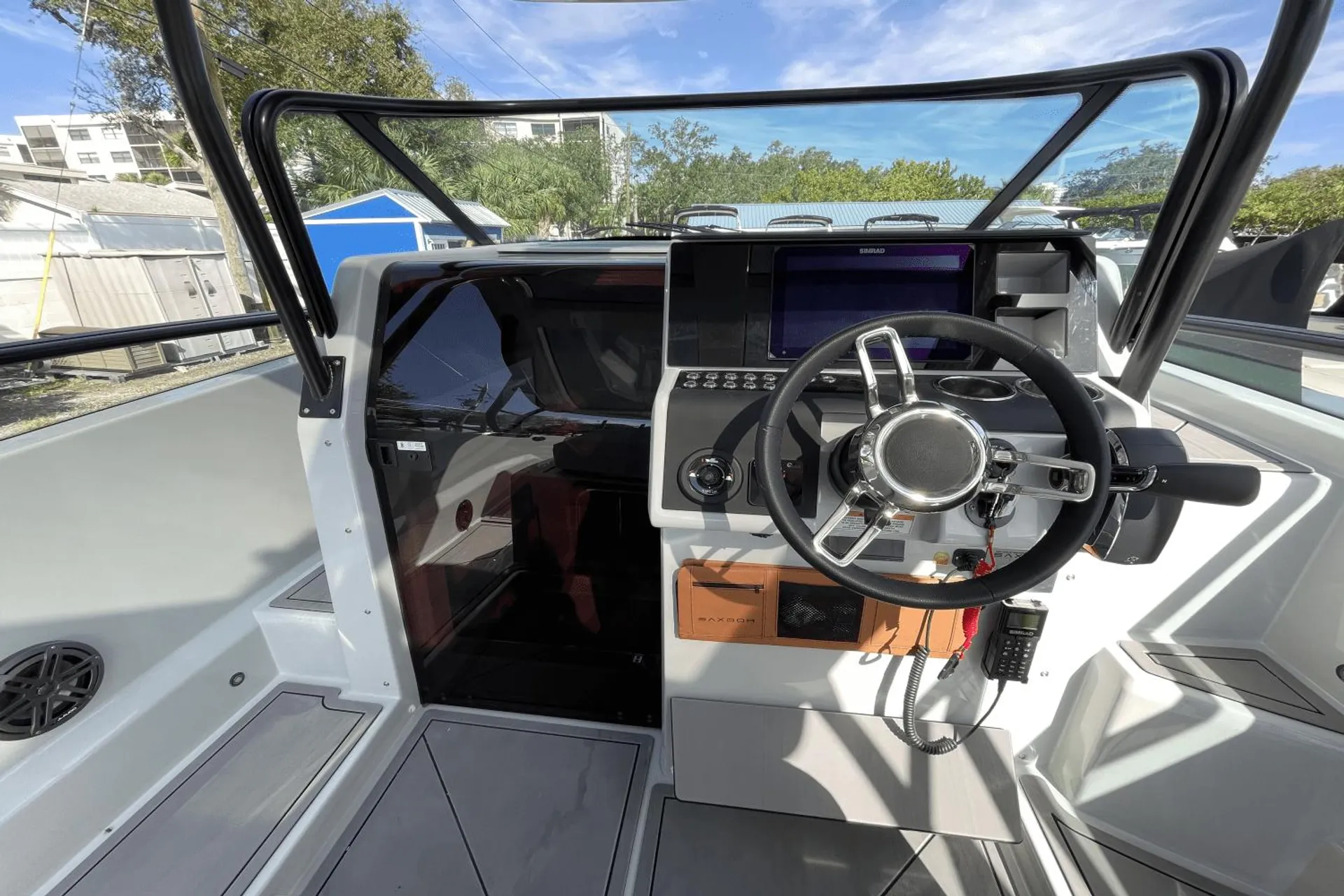 27’ Luxury Yacht – Miami Cruise, Sandbar & Sunset Charter