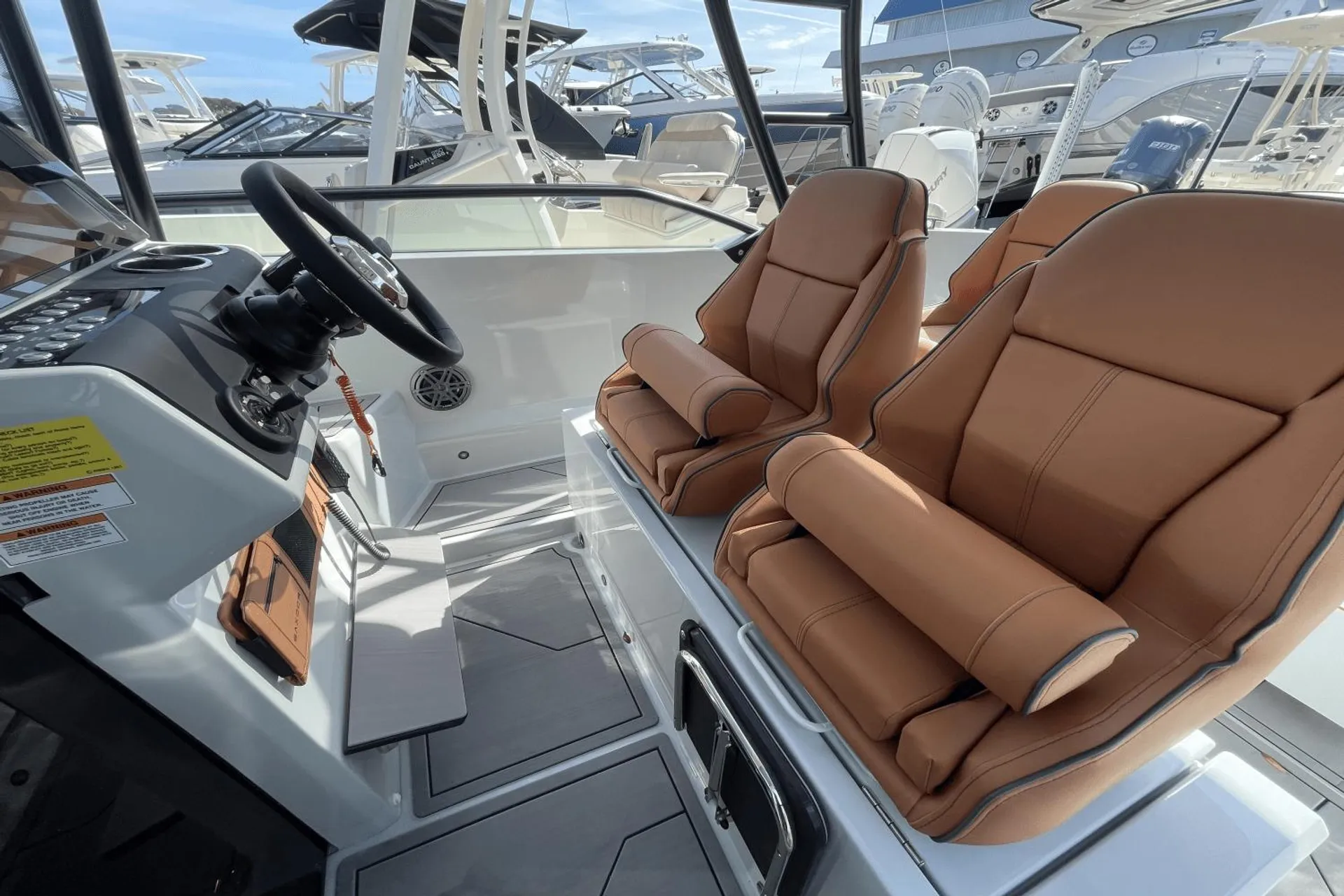 27’ Luxury Yacht – Miami Cruise, Sandbar & Sunset Charter