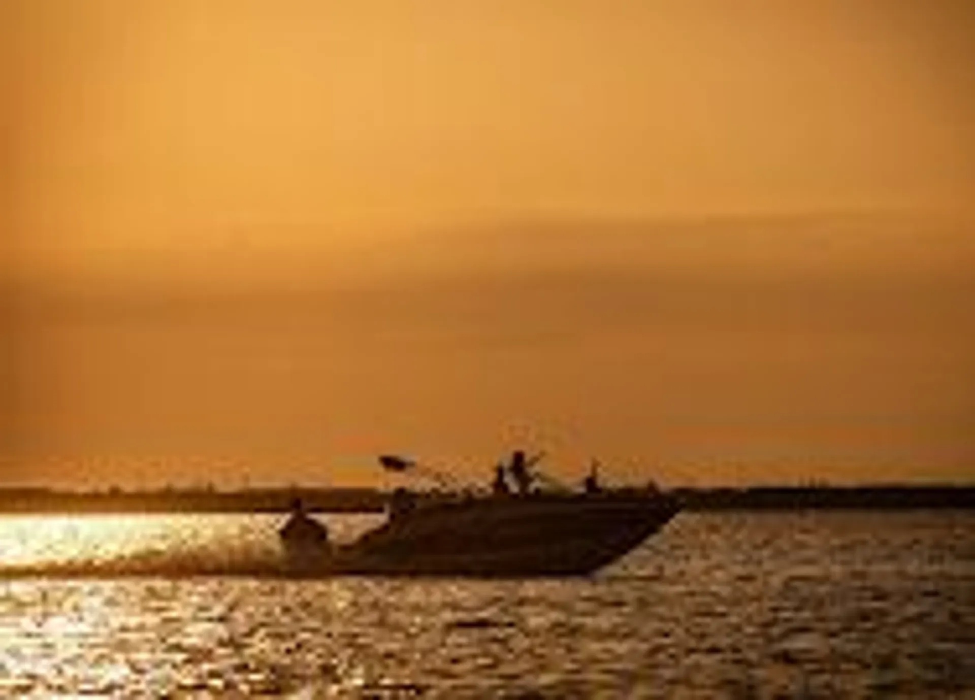 2021 crownline deck boat to enjoy Cocoa Beach!