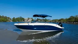 Sleek &amp; Stylish 23ft SeaRay: Your Dream Cruiser Awaits!  boat photo