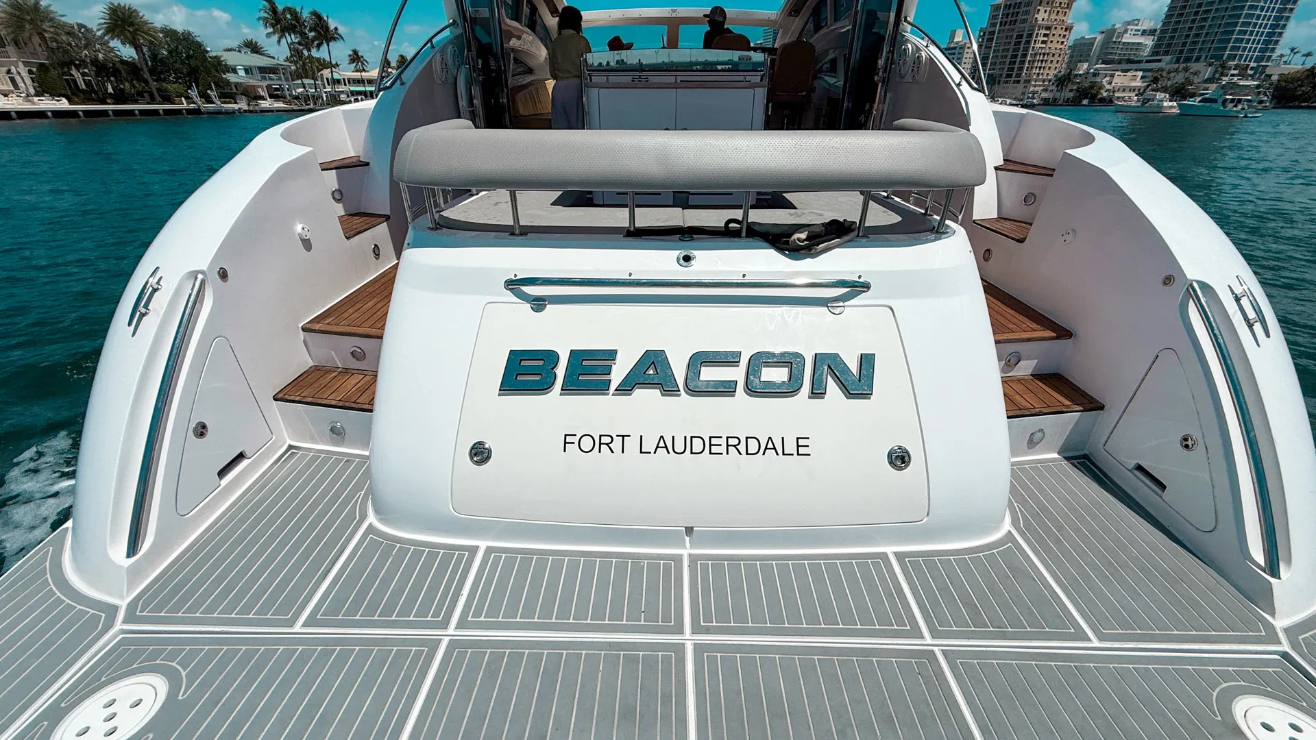 💎60’ Modern Yacht *Free Hour Monday-Thursday*