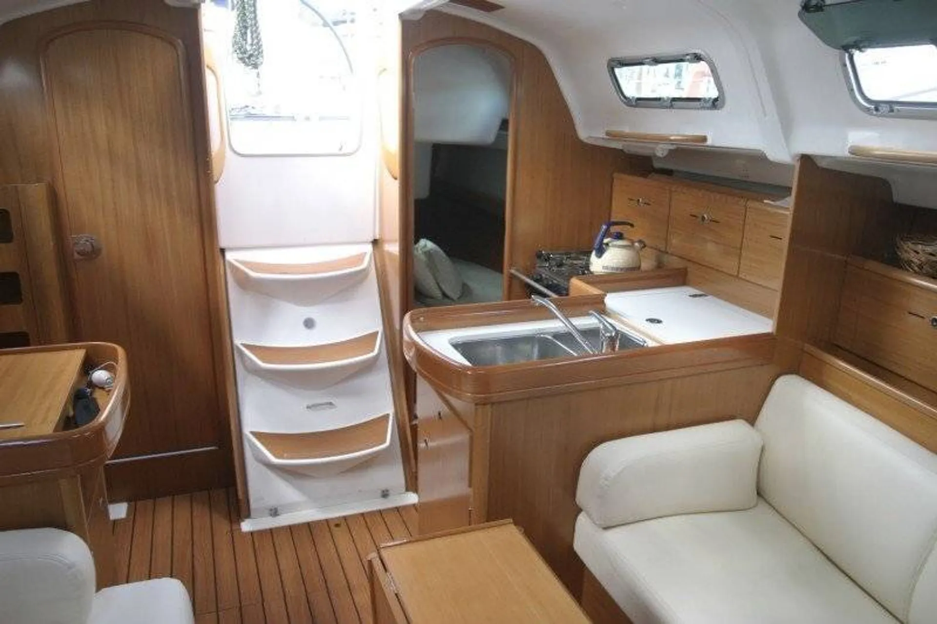 Sailing Charter – Explore the Hamptons from Sag Harbor