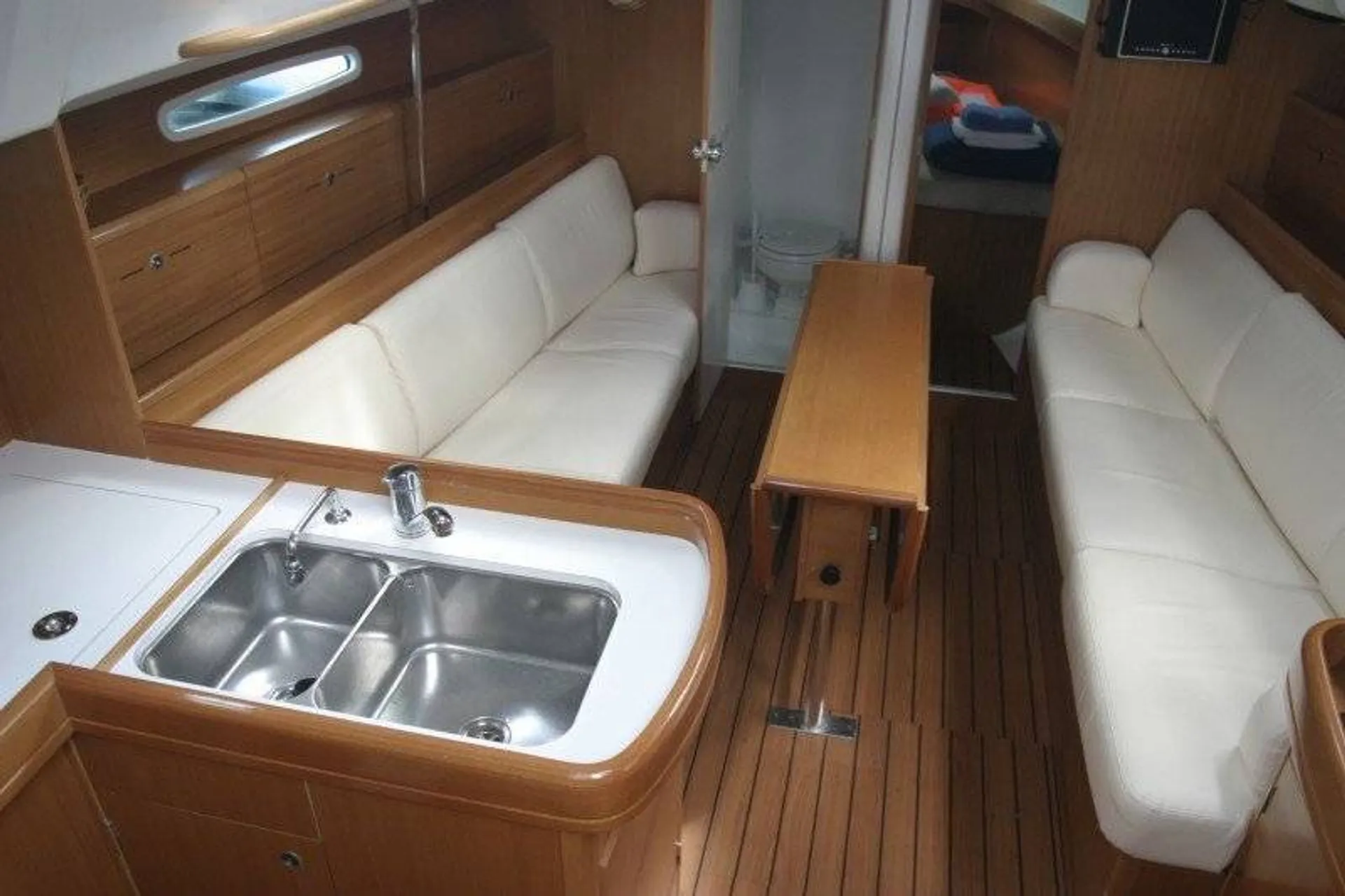 Sailing Charter – Explore the Hamptons from Sag Harbor