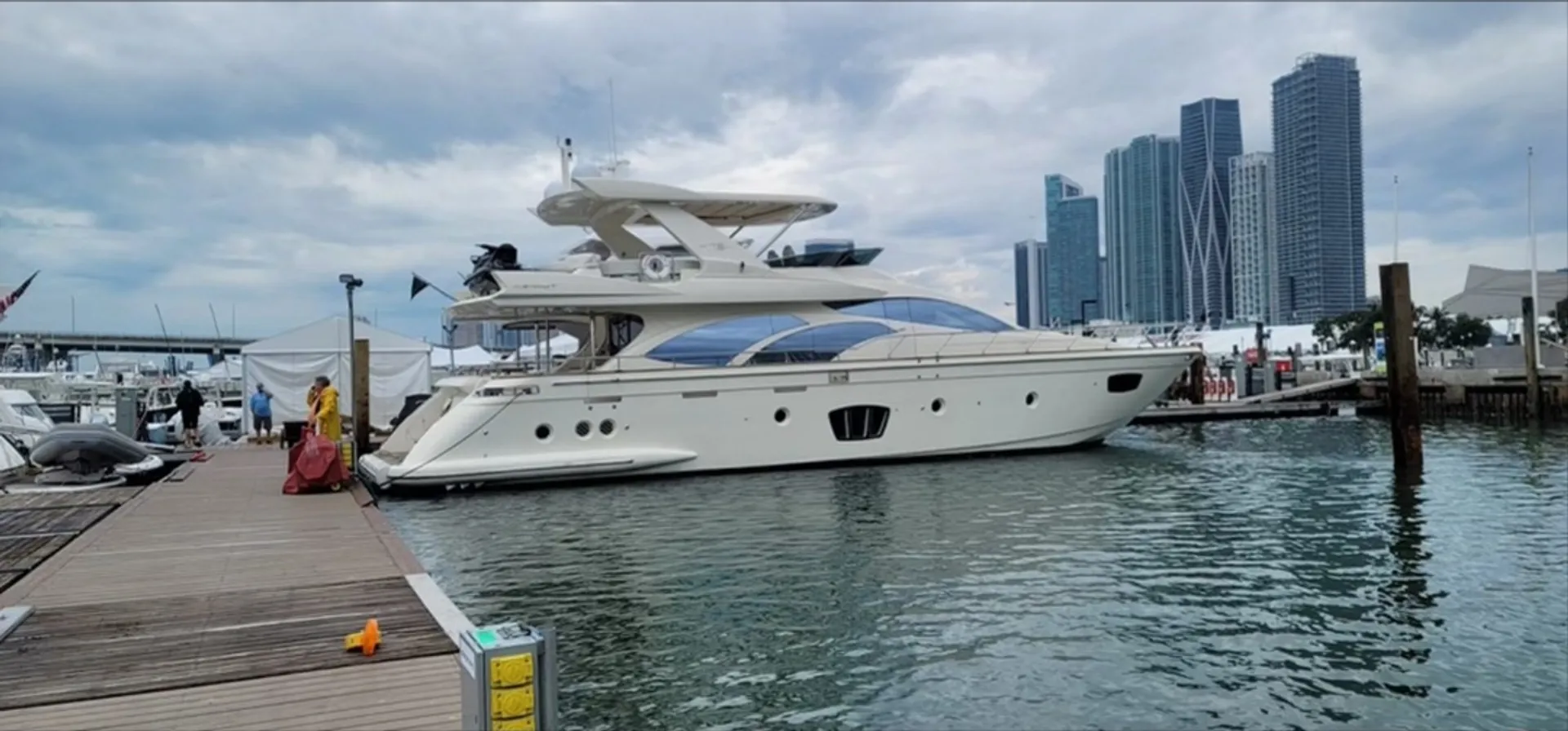 💥2 FREE JETSKI💥Luxurious 80ft Azimuth in Miami with Floating Pool.💥