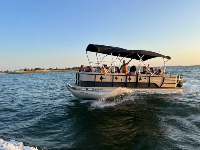 Rent a ENCORE BENTLEY deck boat in Apollo Beach, FL near me