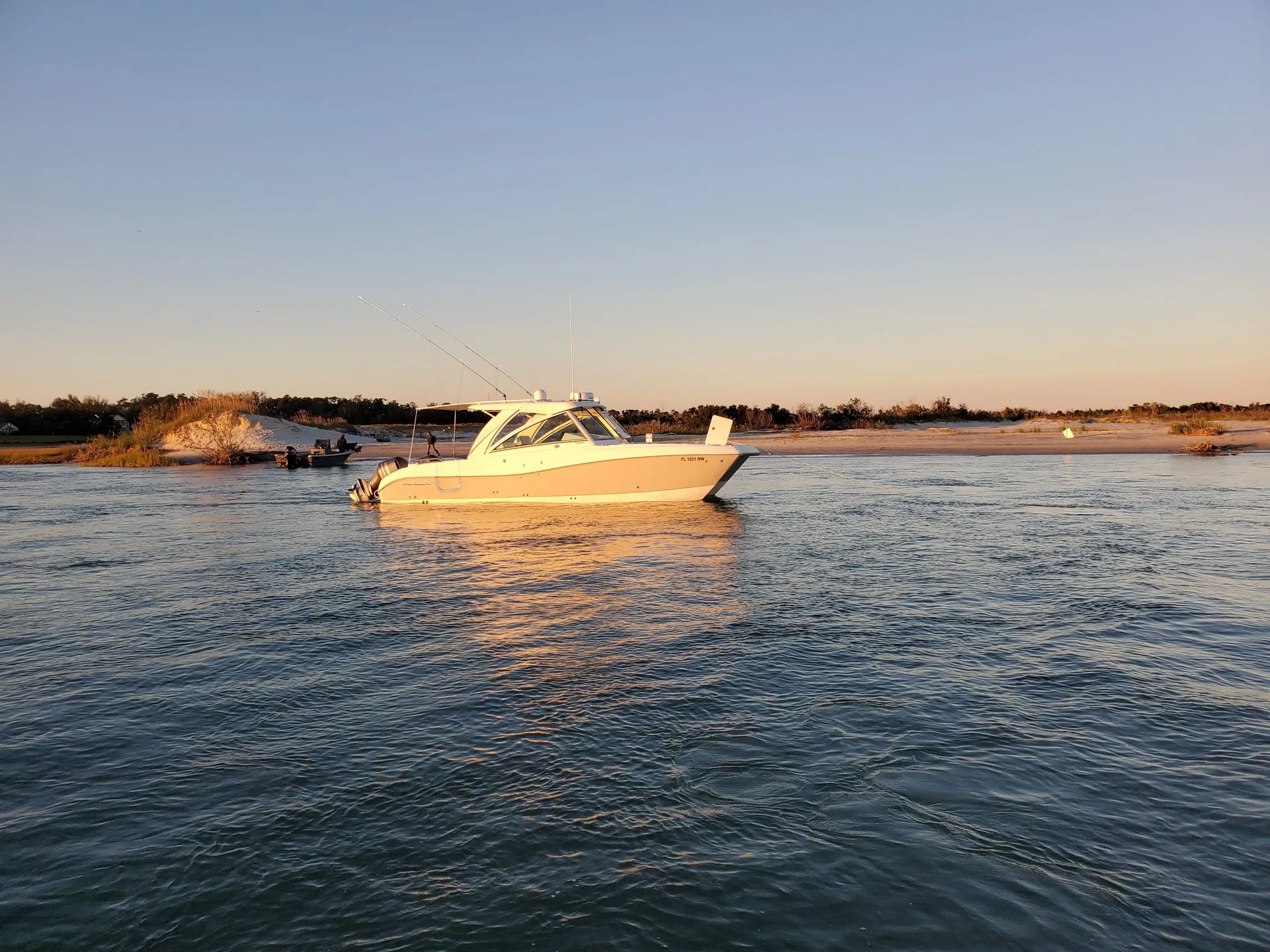 A Floating Living Room With Cat Stability and Comfort