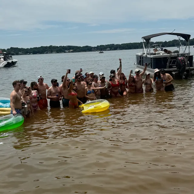 Rent a GODFREY MARINE pontoon in Mooresville, NC near me