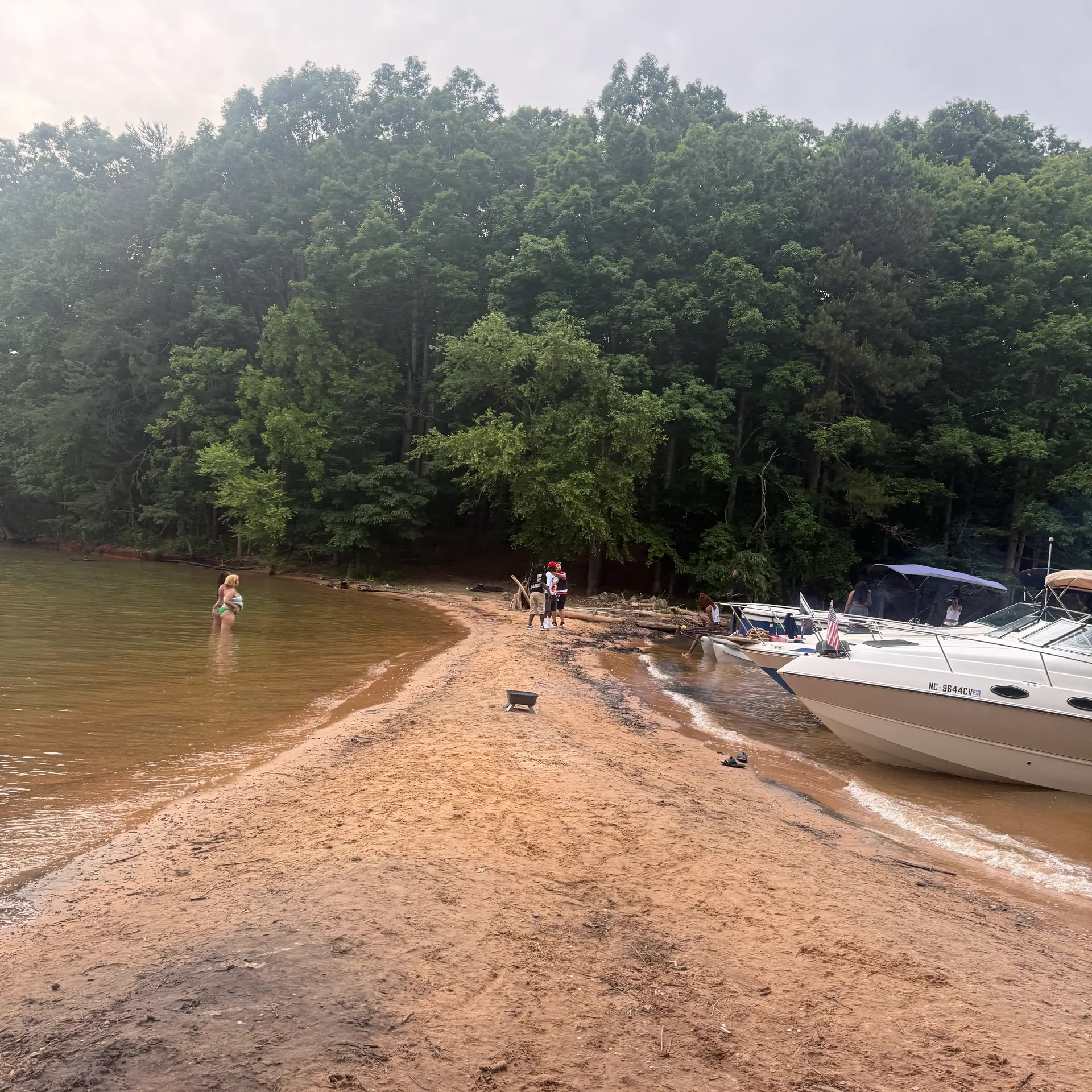 WILD PHIL’S PARTY BARGE WITH BBQ GRILL<br/>