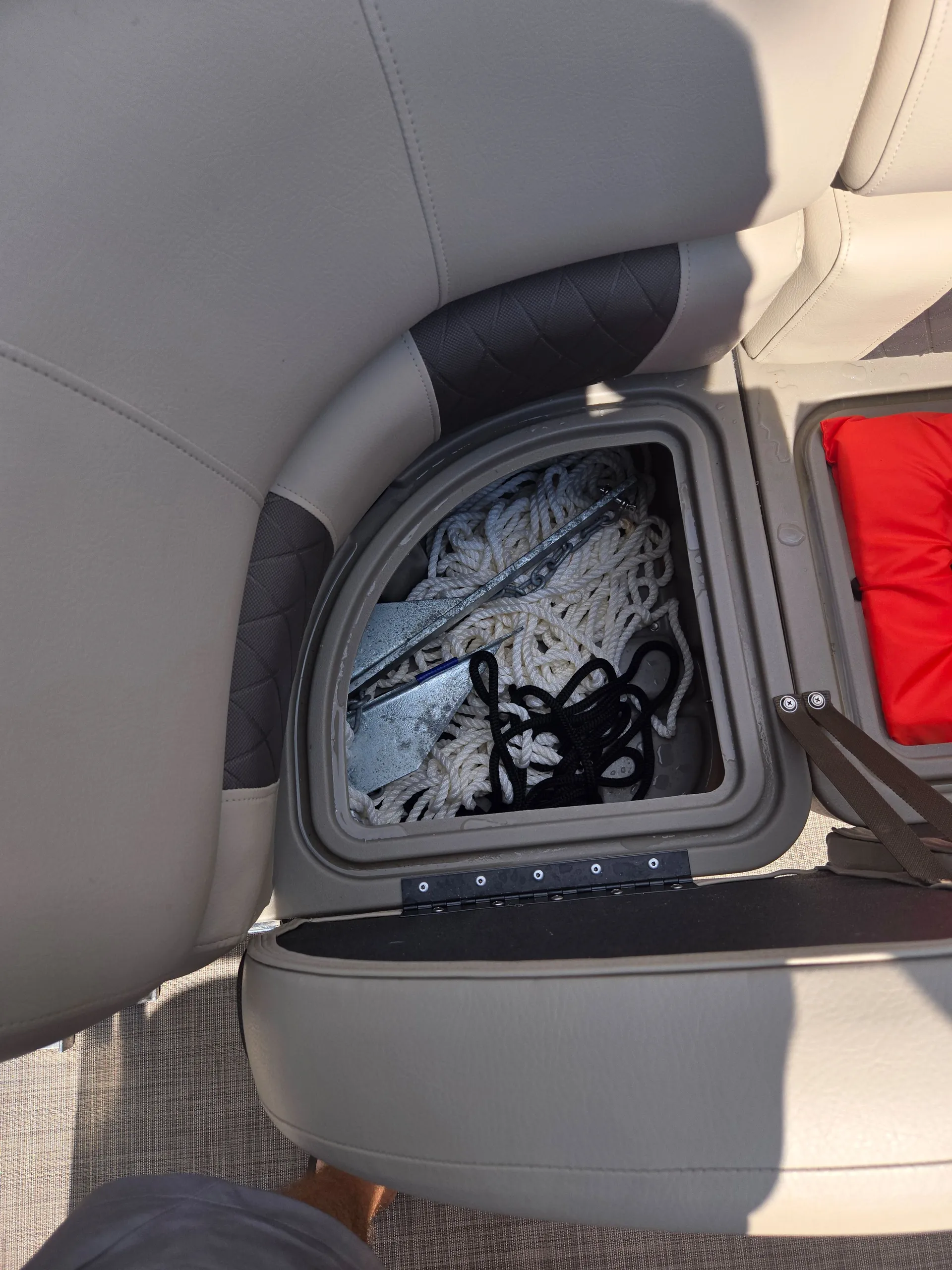 SUN TRACKER PARTY BARGE 22 DLX in Fort Walton Beach, FL — photo 6