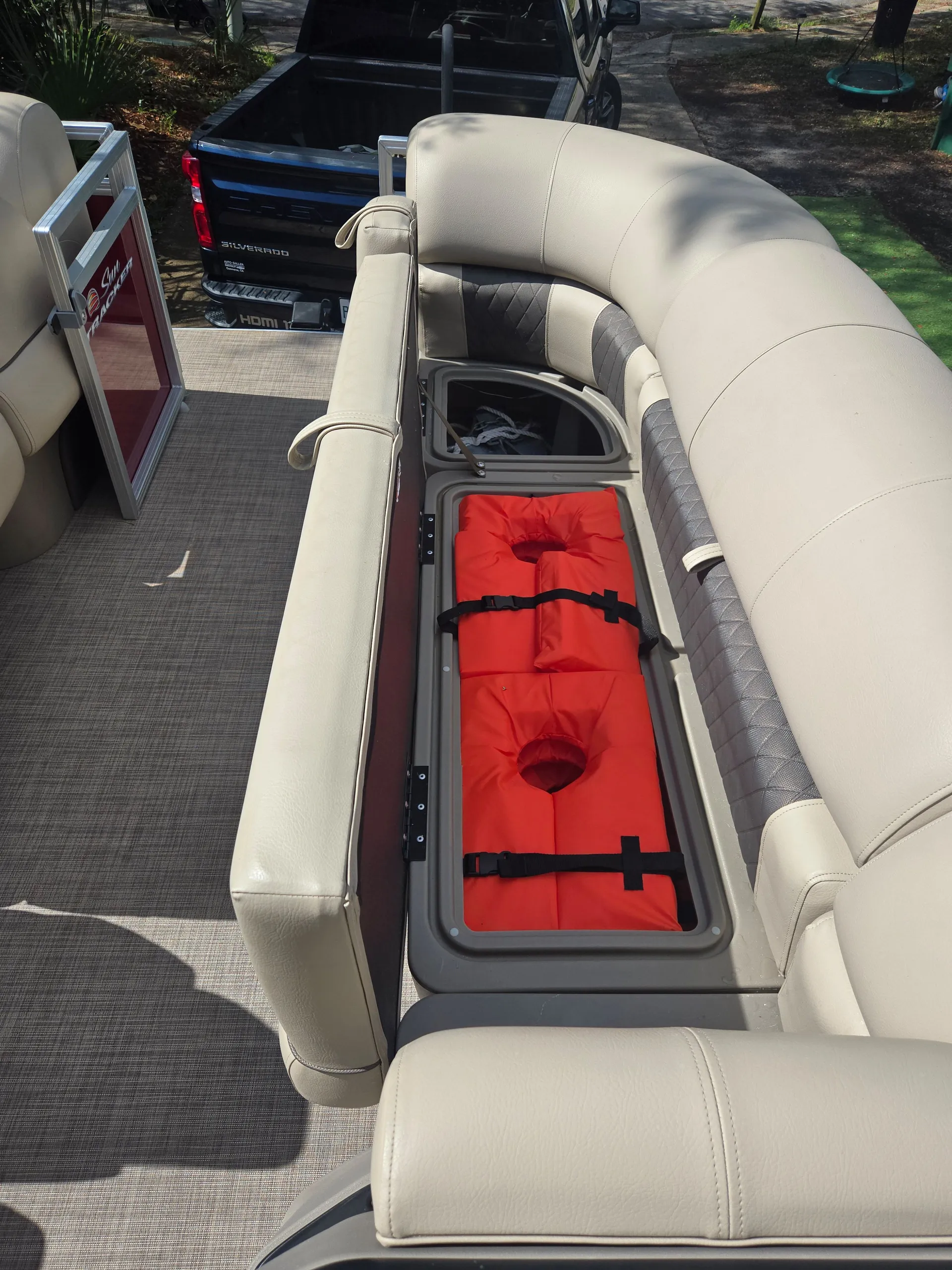 SUN TRACKER PARTY BARGE 22 DLX in Fort Walton Beach, FL — photo 7