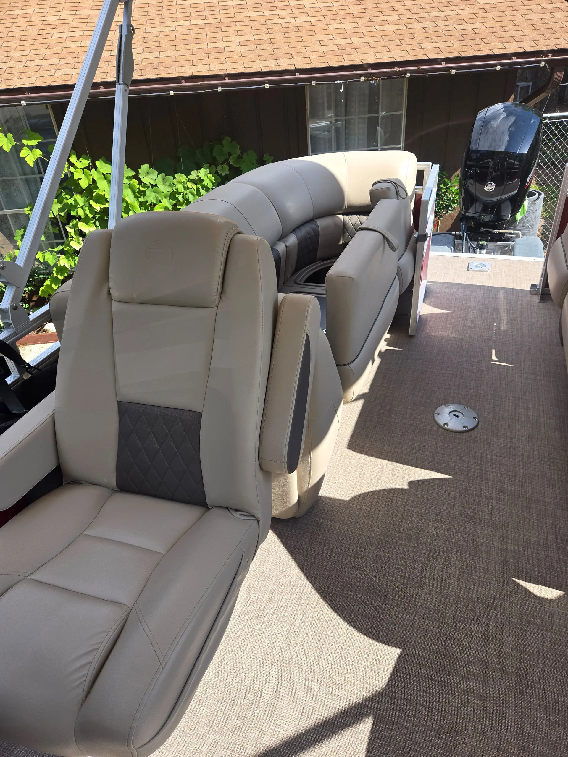 2024 Sun Tracker  Pontoon Boat 150HP – Brand New, Summer-Ready Ride!