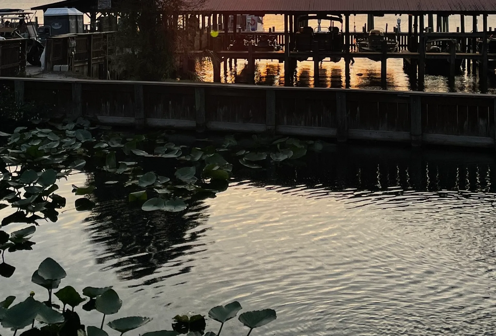 10 Person: Family Outboard &amp; Excursion Fun 2023 StarCraft 210 SVX OB