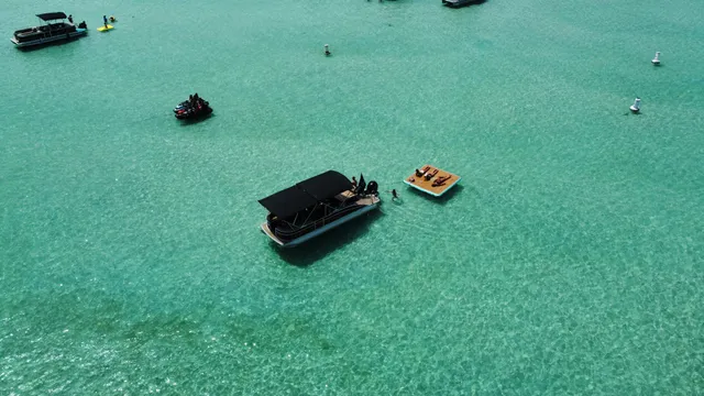 Rent a Barletta pontoon in Destin, FL near me