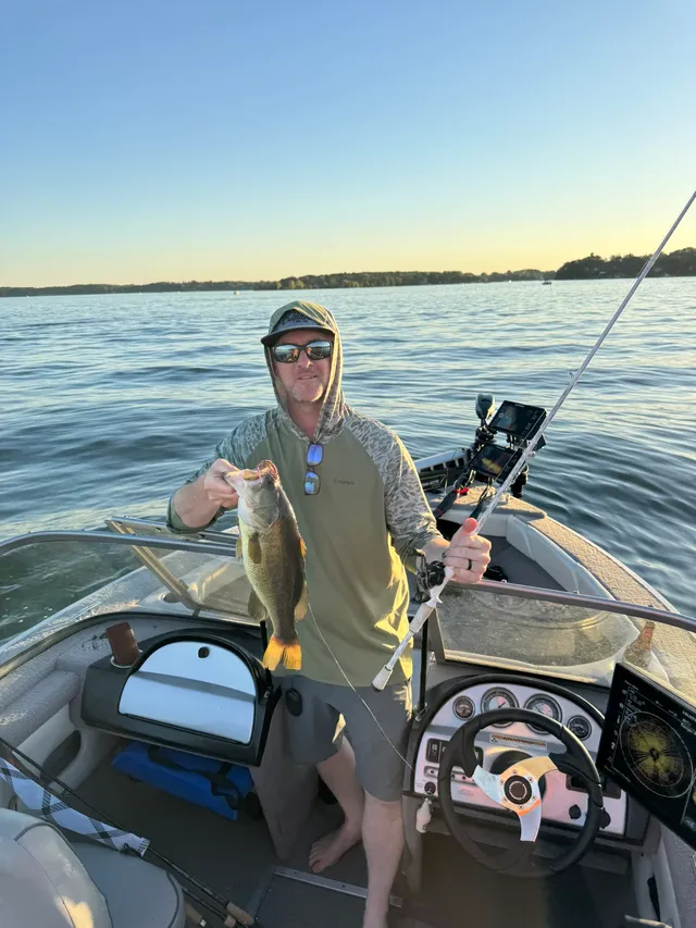 Rent a Starcraft Marine aluminum fishing in Prior Lake, MN near me