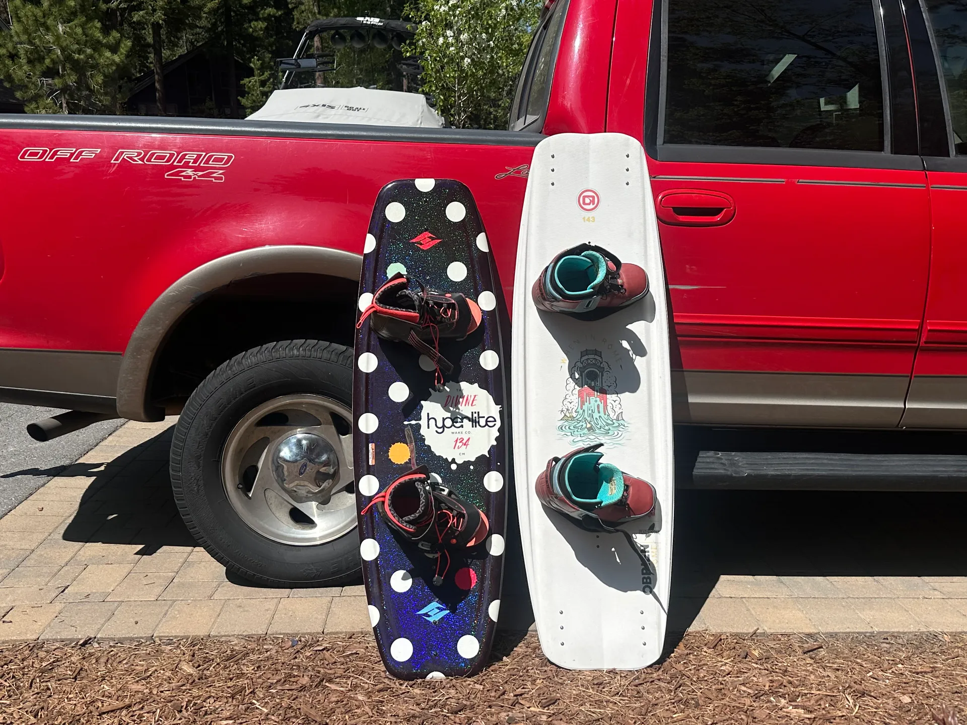 Wakeboard surfing boat brand new comes with Captain all gear included