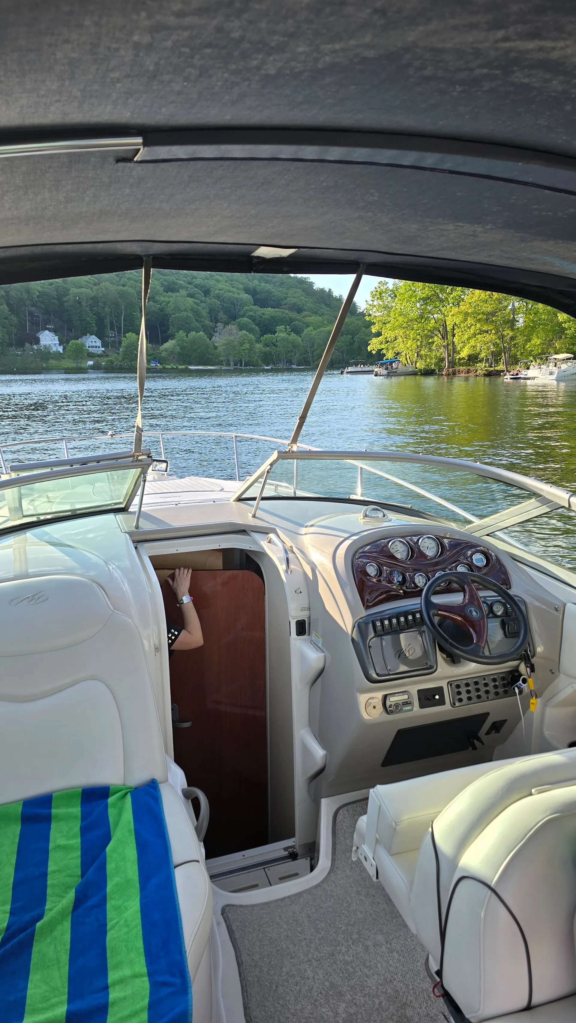 Where Summer Memories Are Made  - Beautiful, Clean 26 Foot Cruiser