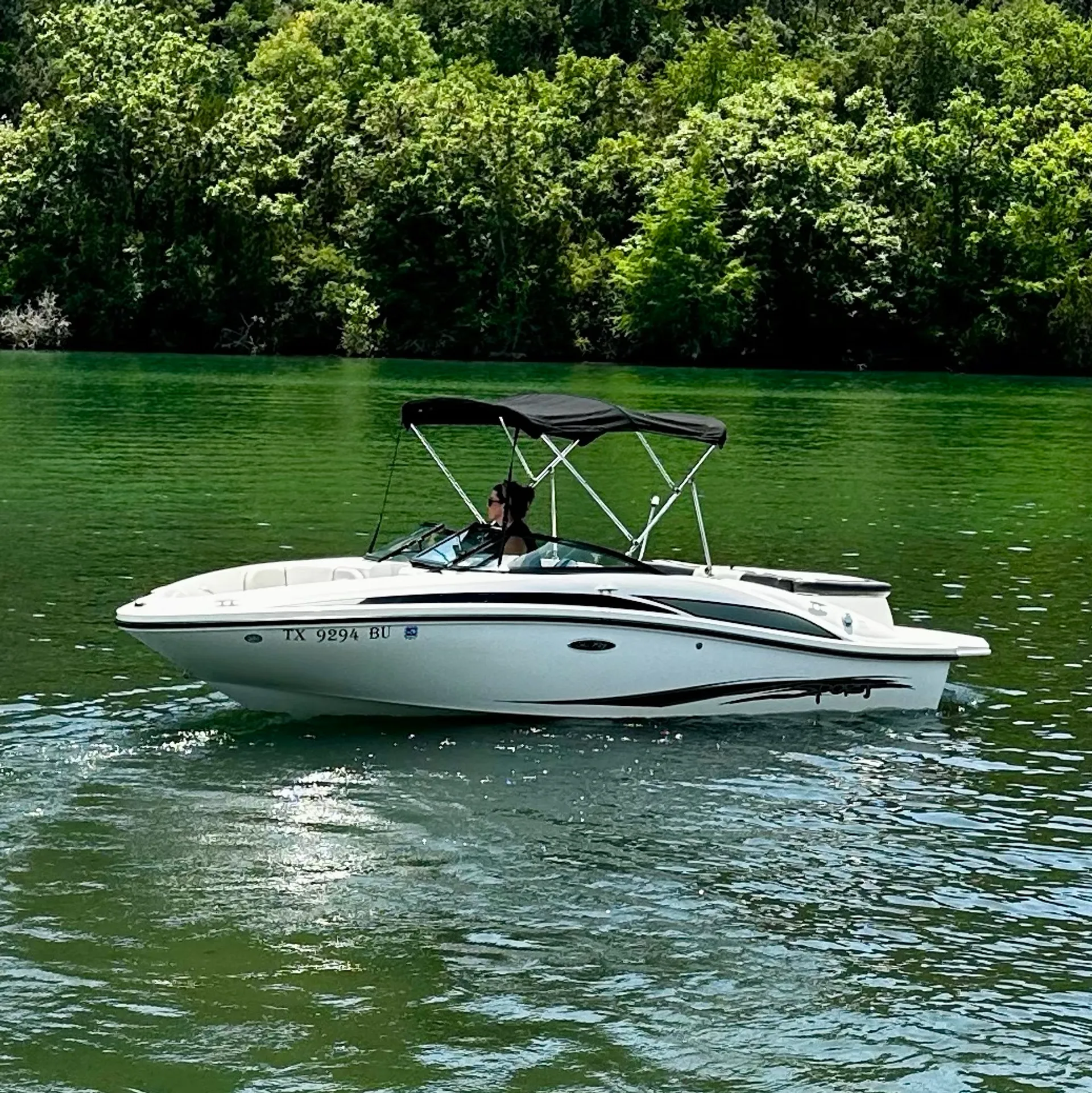 Explore the Waters w/ 20ft SeaRay–Rent Your Dream Boat!Speed w/ Style!