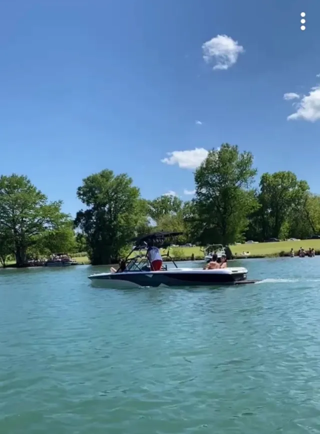 Rent a CORRECT CRAFT NAUTIQUE ski and wakeboard in Austin, TX near me