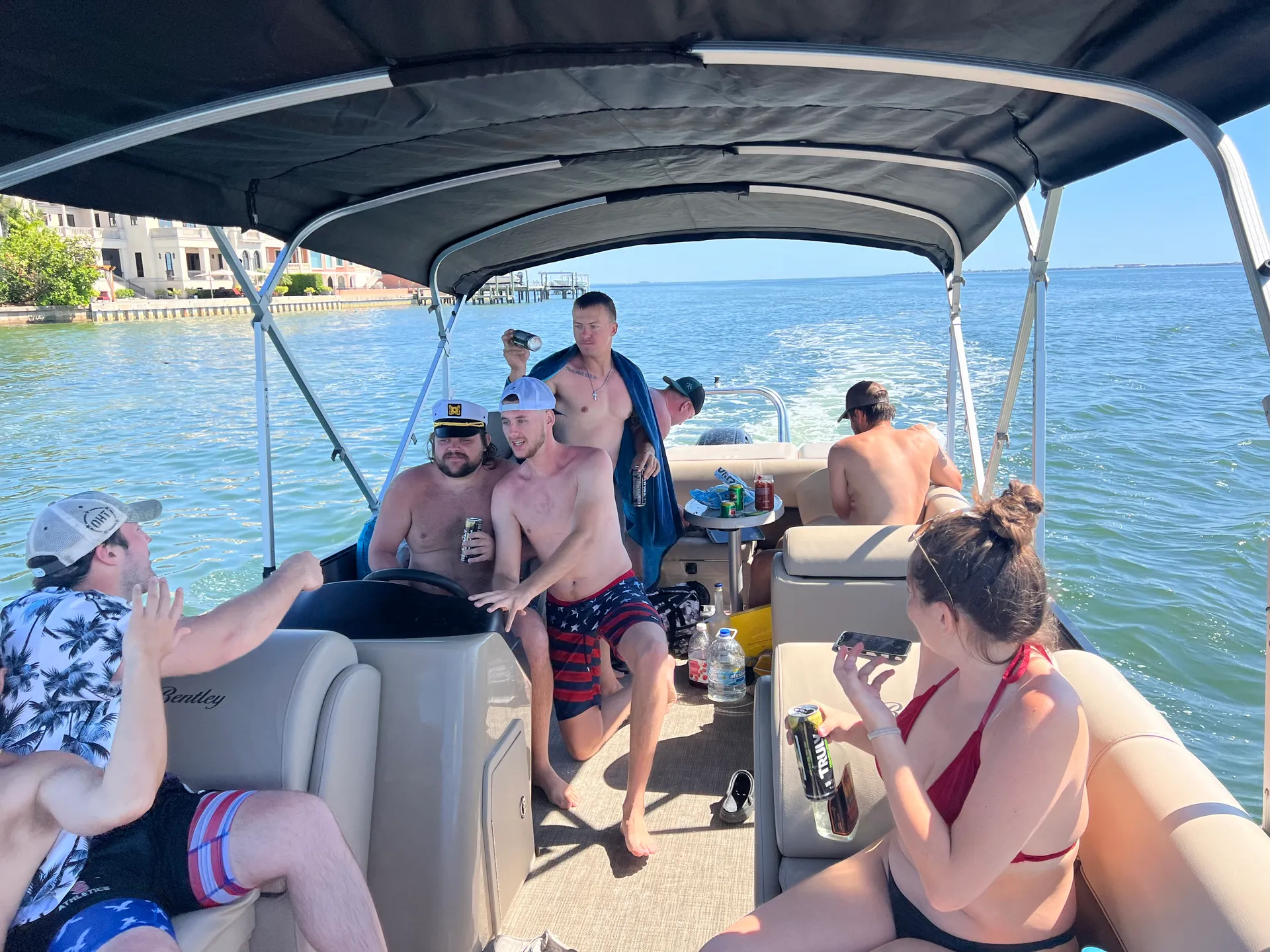 Bentley Luxury Tritoon, No Fishing