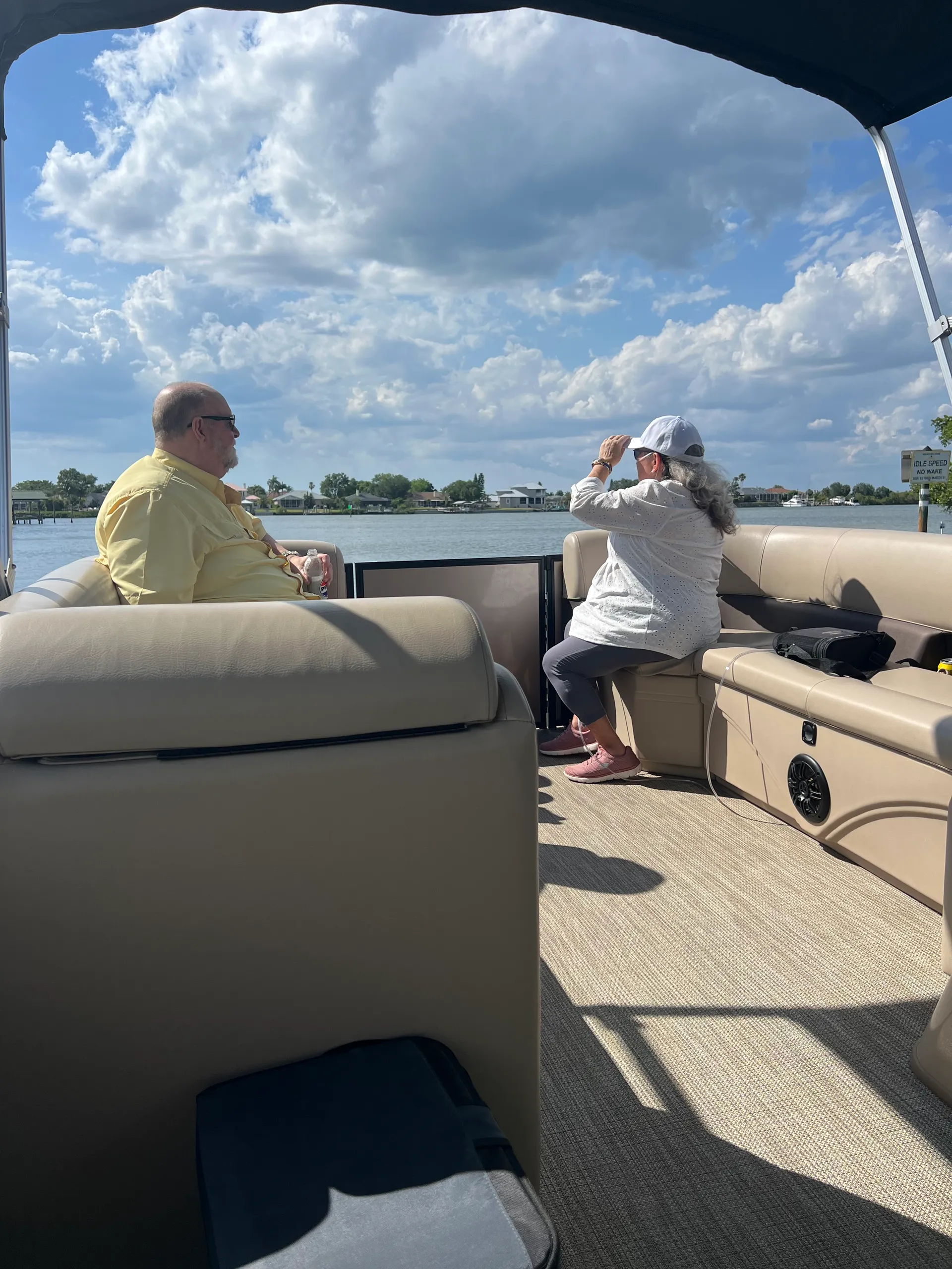 Bentley Luxury Tritoon, No Fishing