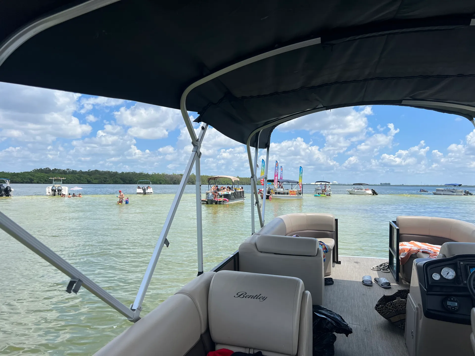 Bentley Luxury Tritoon, No Fishing