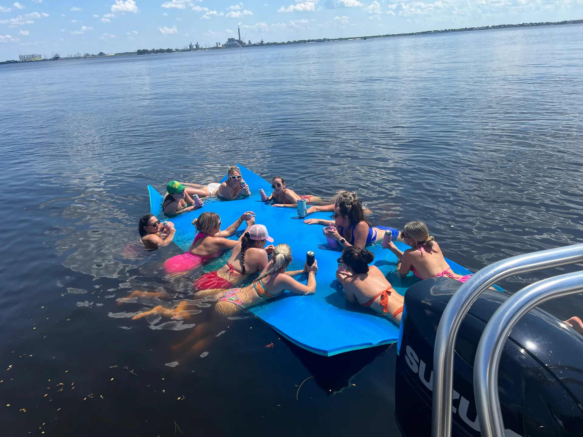 Bentley Luxury Tritoon, No Fishing