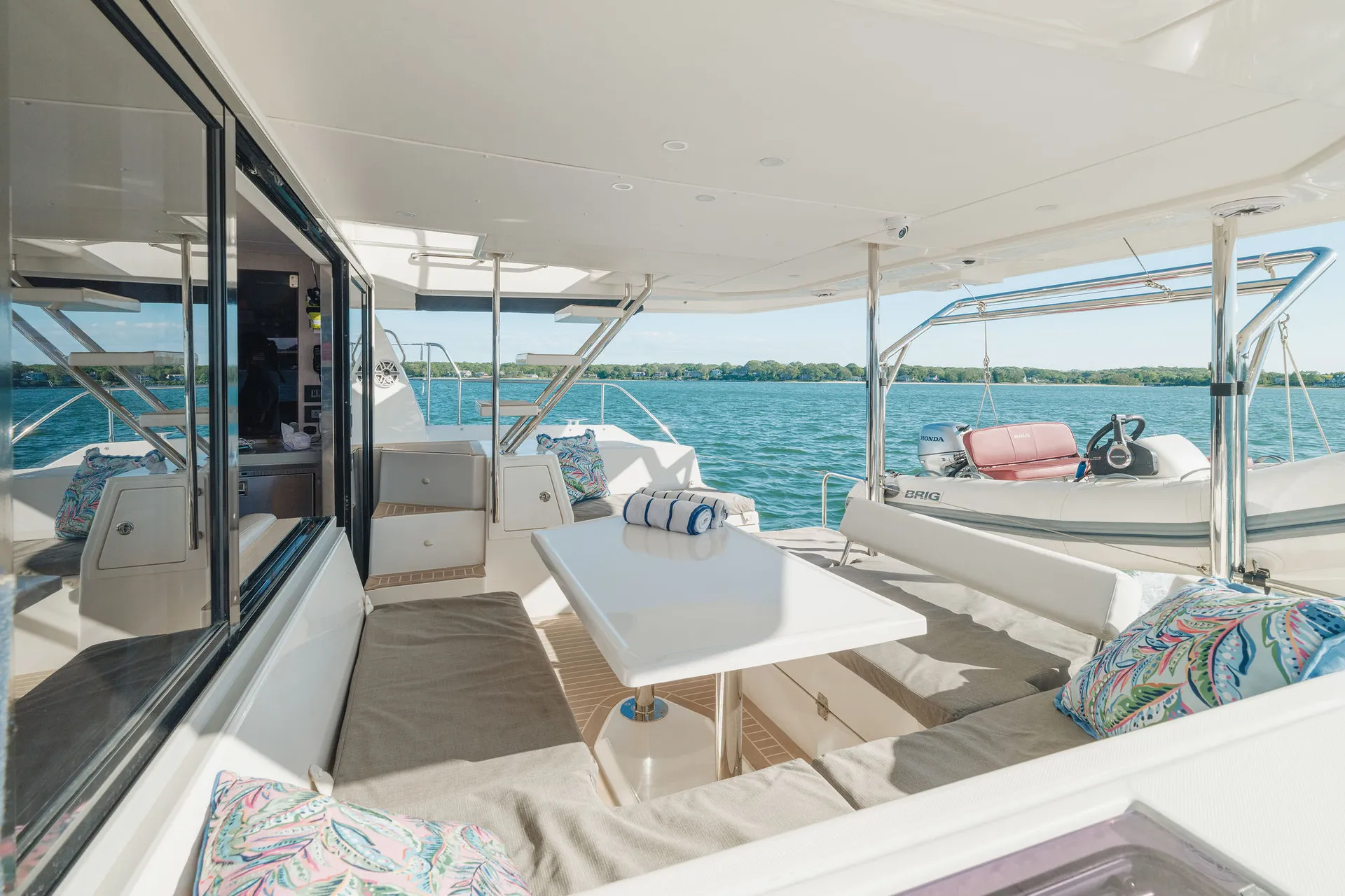 Crewed Leopard 43 Power Cat. 