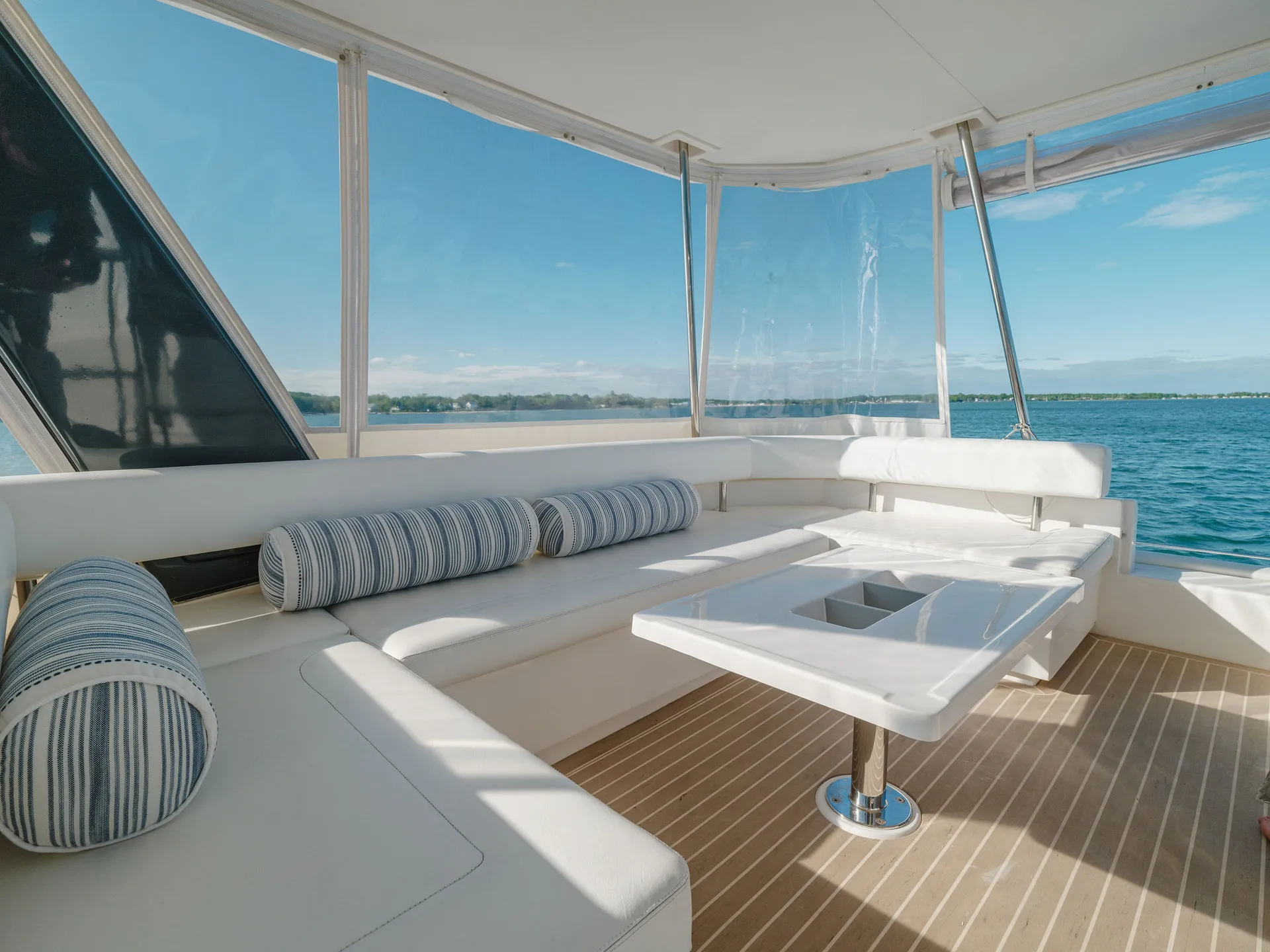 Crewed Leopard 43 Power Cat. 