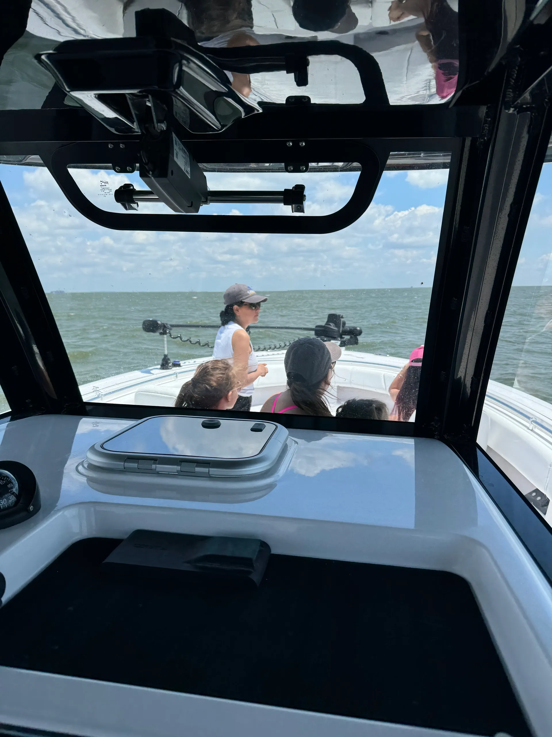 Cruise in Comfort – 2025 Sportsman 32' Seakeeper