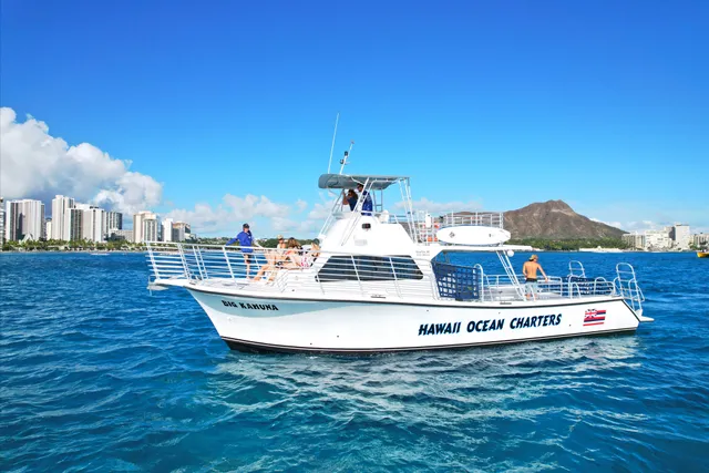 Rent a Newton motor yacht in Honolulu, HI near me