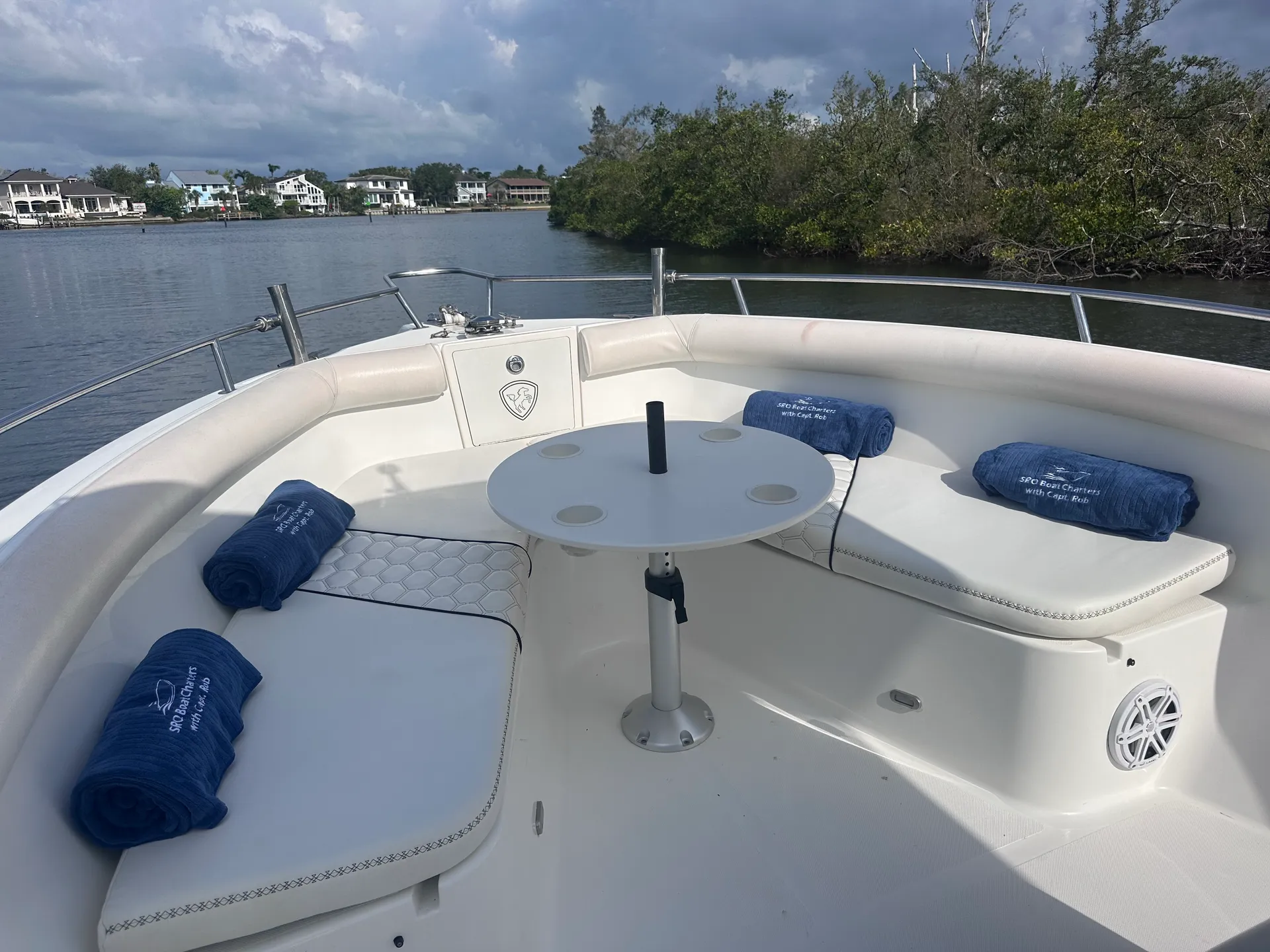 28’ Dolphin-Watching & Sightseeing Charter – Explore Sarasota