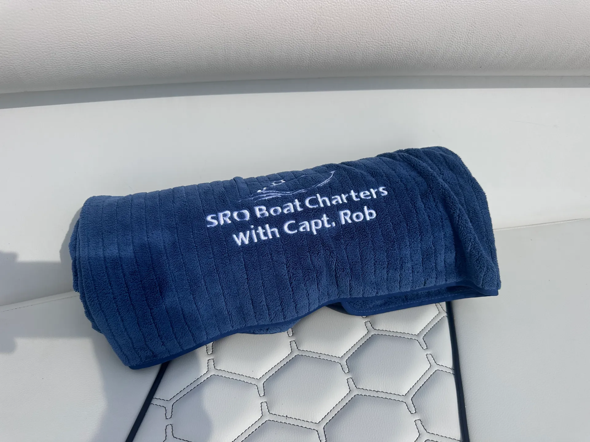 28’ Dolphin-Watching & Sightseeing Charter – Explore Sarasota