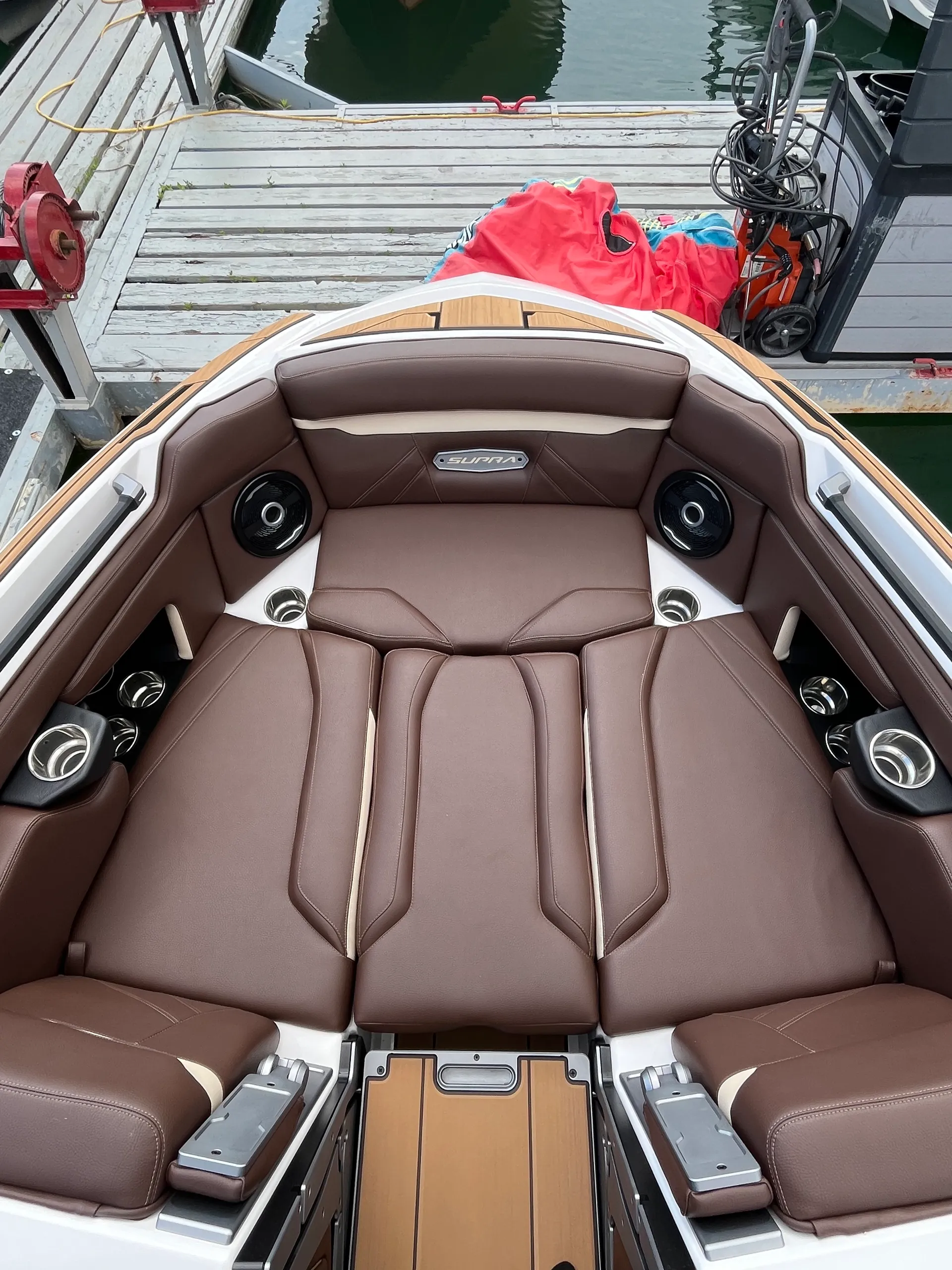 2024 Supra SL 550 Wake/Surf Boat Rental