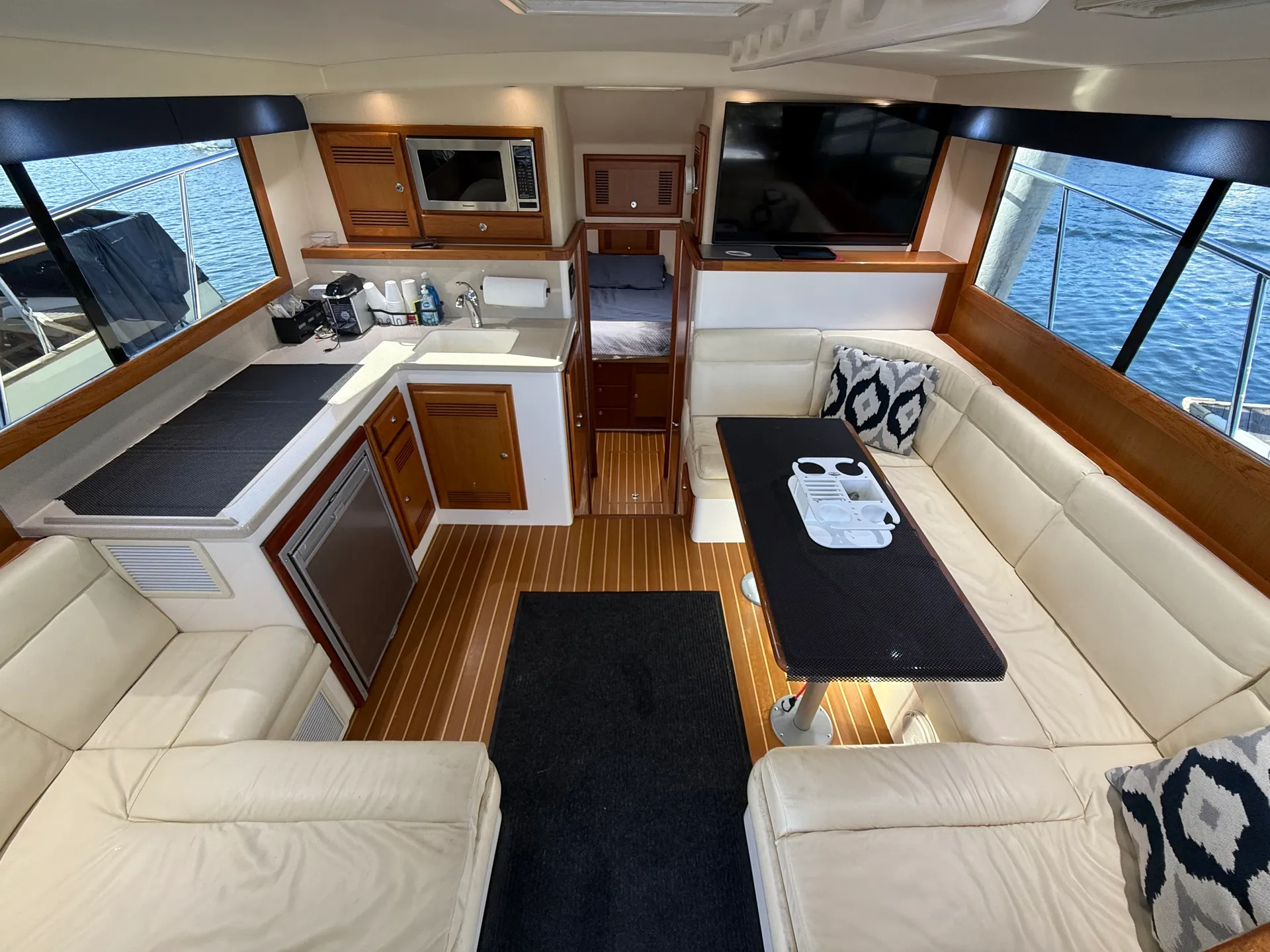 Luxury Cabo 35 Flybridge Charter - All Inclusive