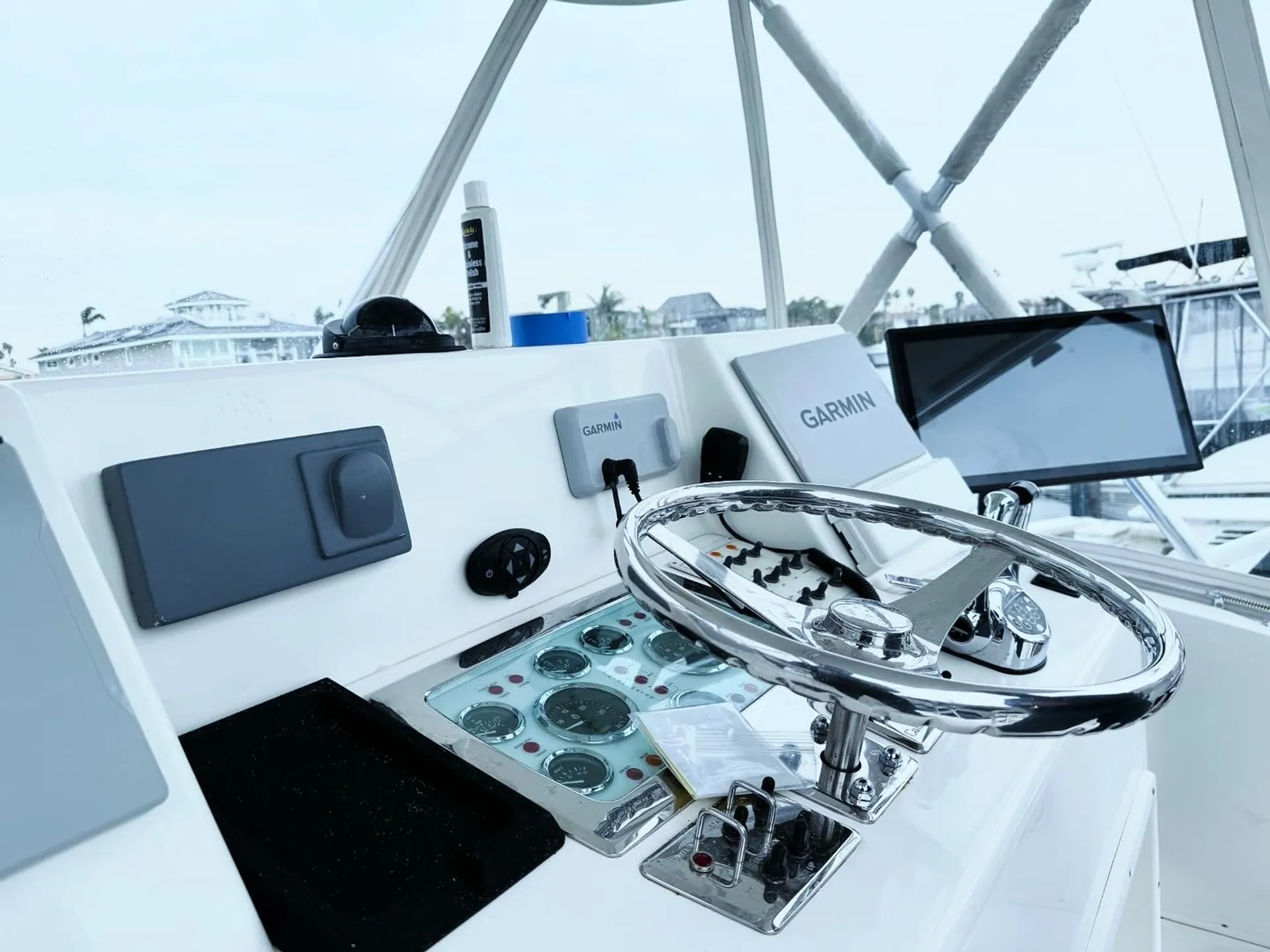 Luxury Cabo 35 Flybridge Charter - All Inclusive