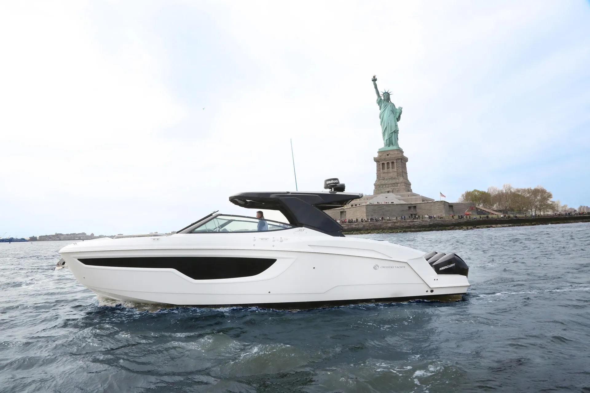 *Female Owned*-Manhattan #1 Luxury Yacht- 12 Passengers 