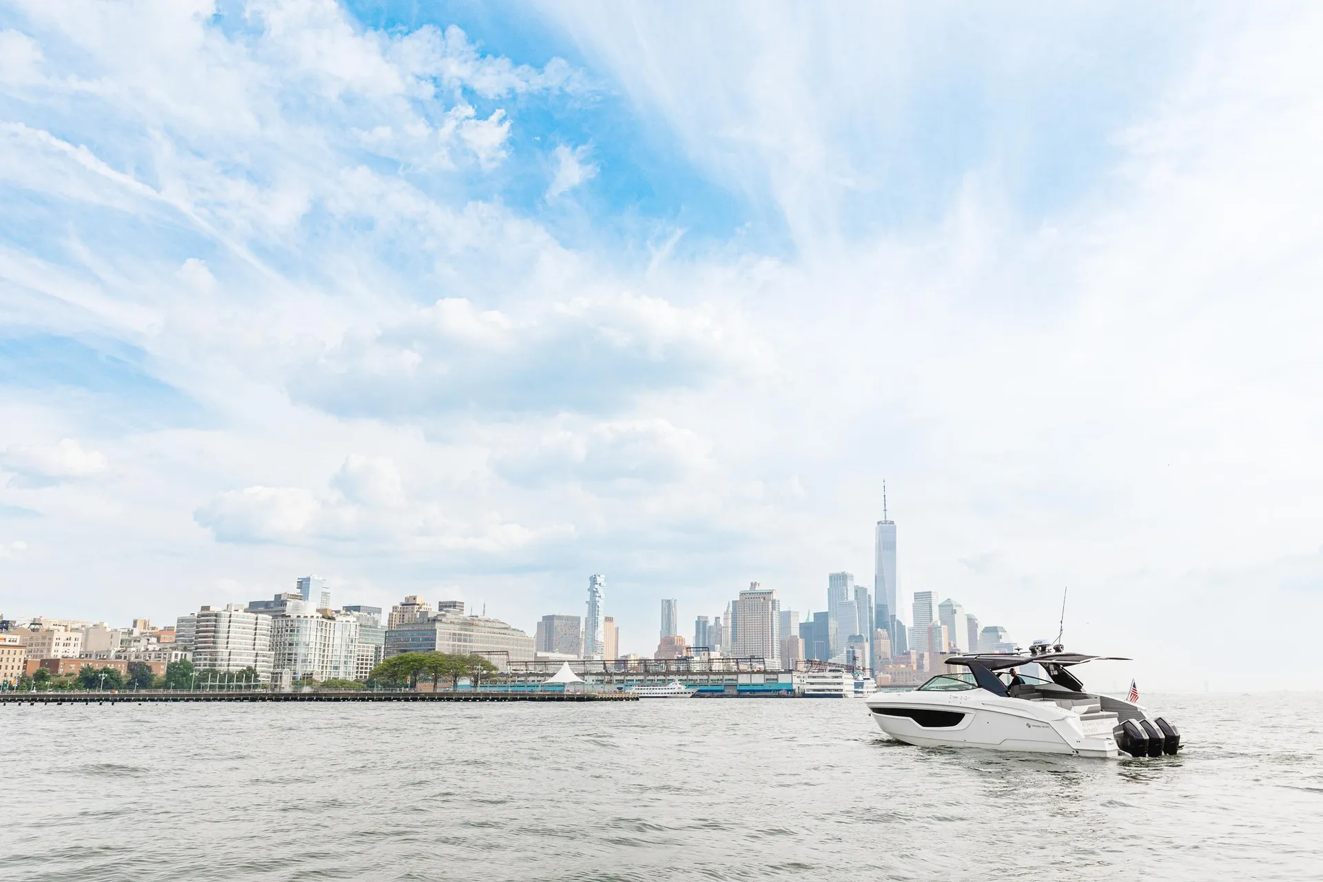 *Female Owned*-Manhattan #1 Luxury Yacht- 12 Passengers 