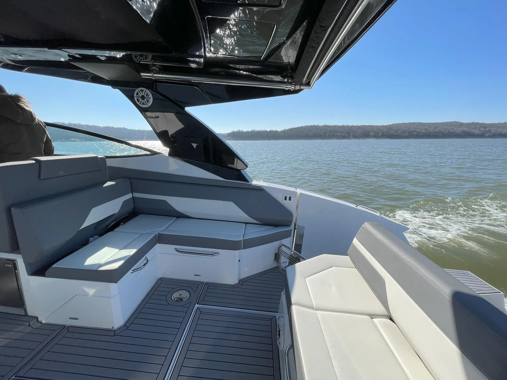 *Female Owned*-Manhattan #1 Luxury Yacht- 12 Passengers 