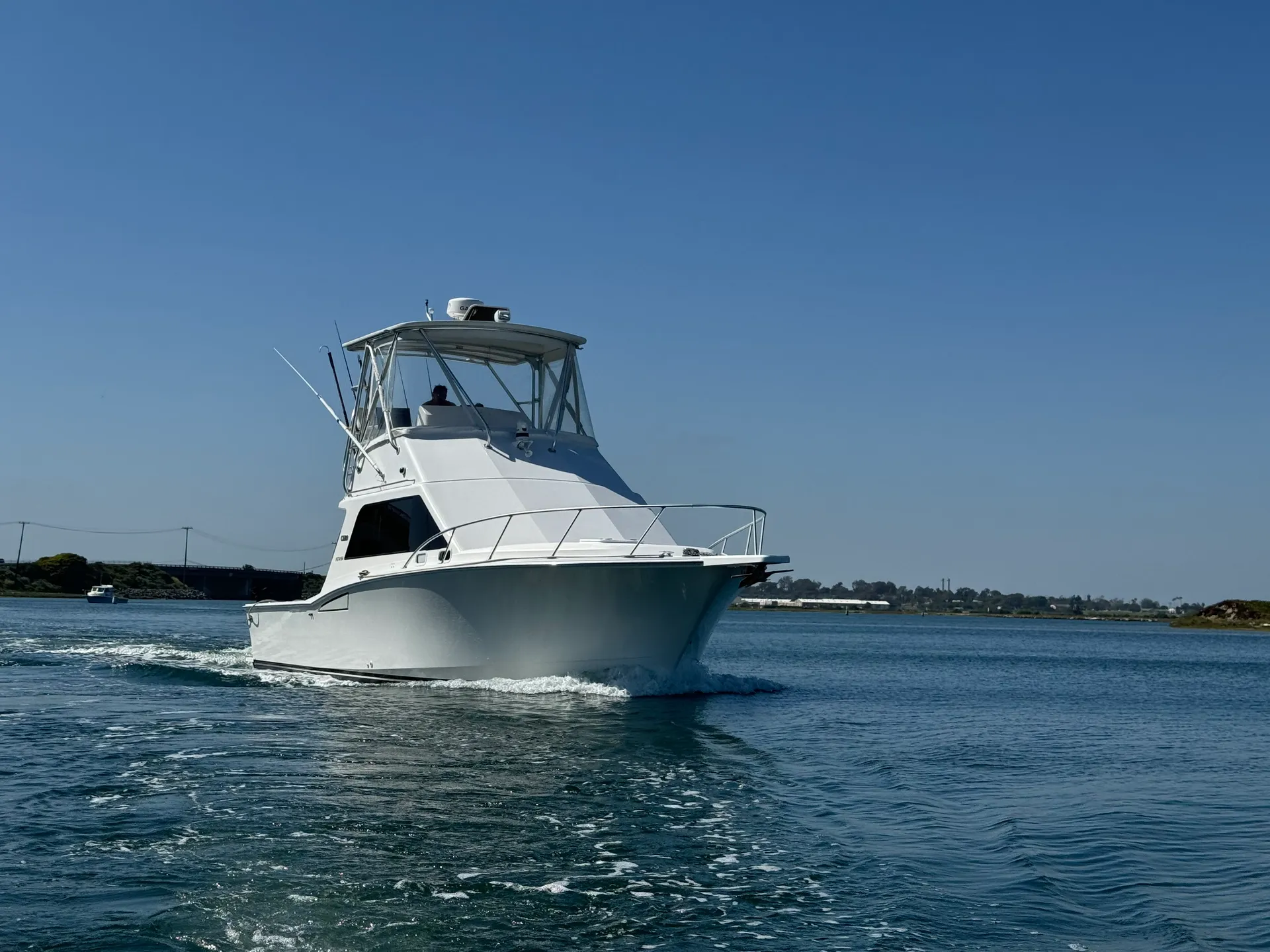 Luxury Cabo 35 Flybridge Charter - All Inclusive