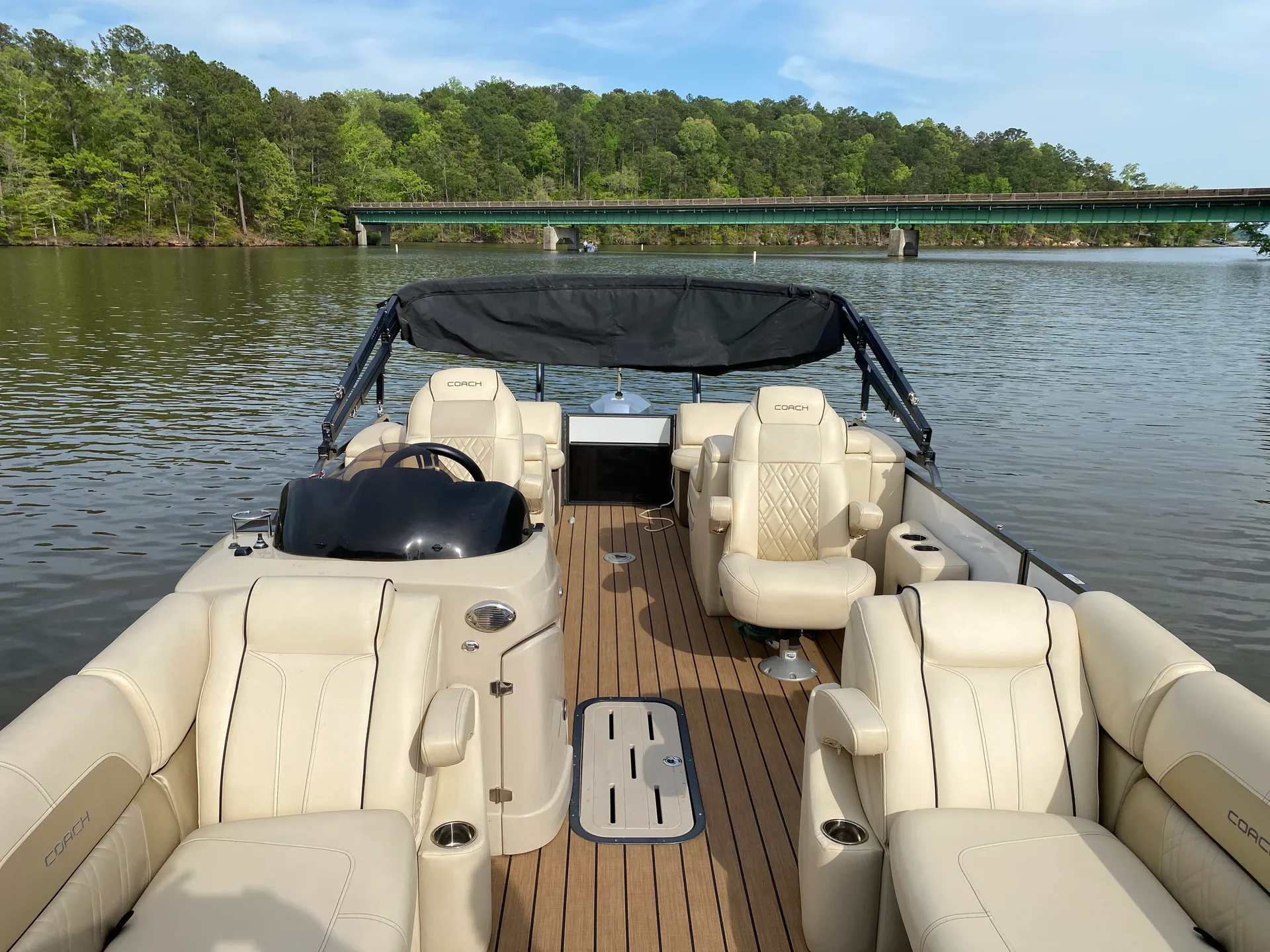 Coach 230 RL Tritoon – 23’ Pontoon for Lake Martin Fun 