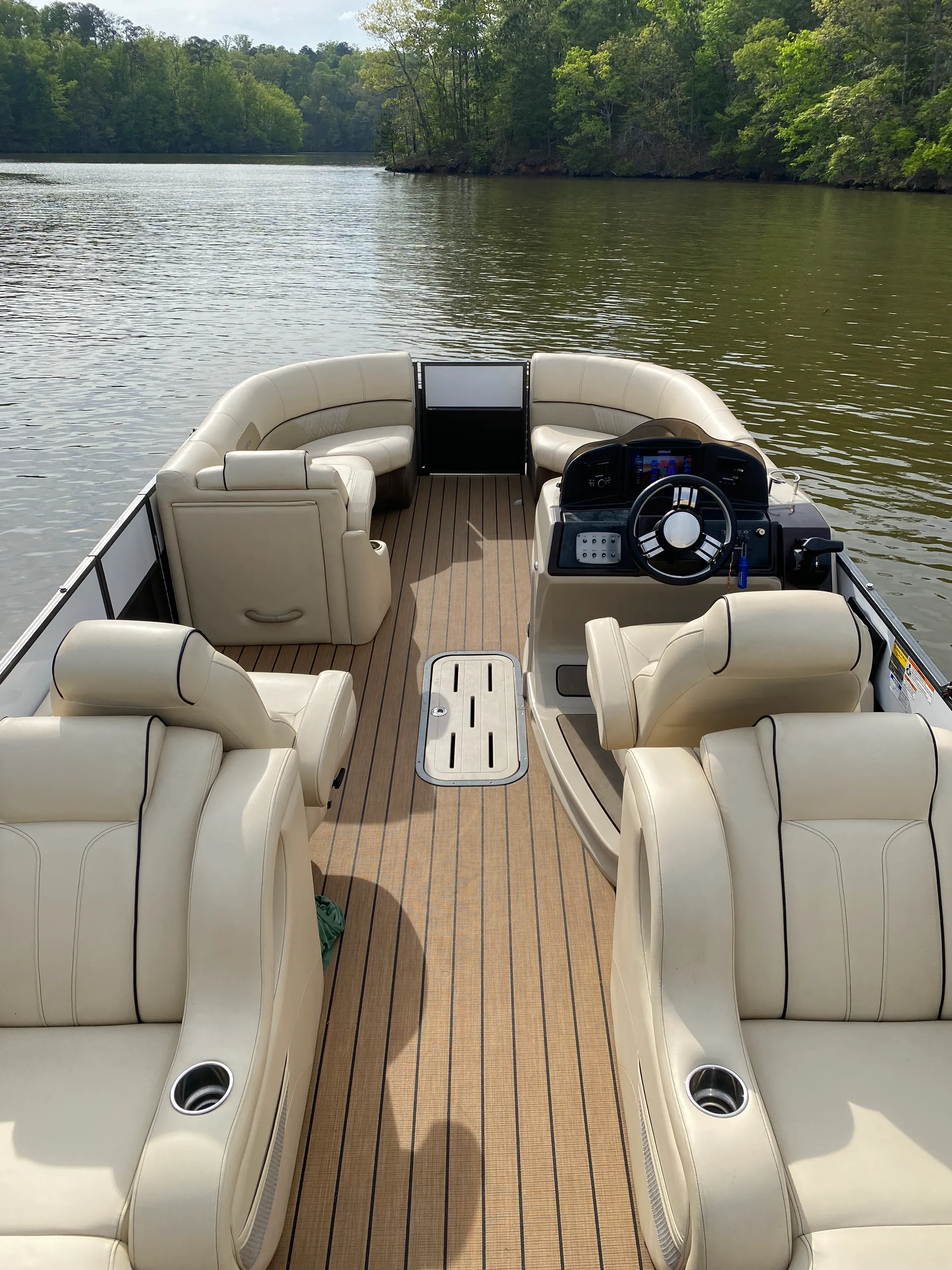 Coach 230 RL Tritoon – 23’ Pontoon for Lake Martin Fun 