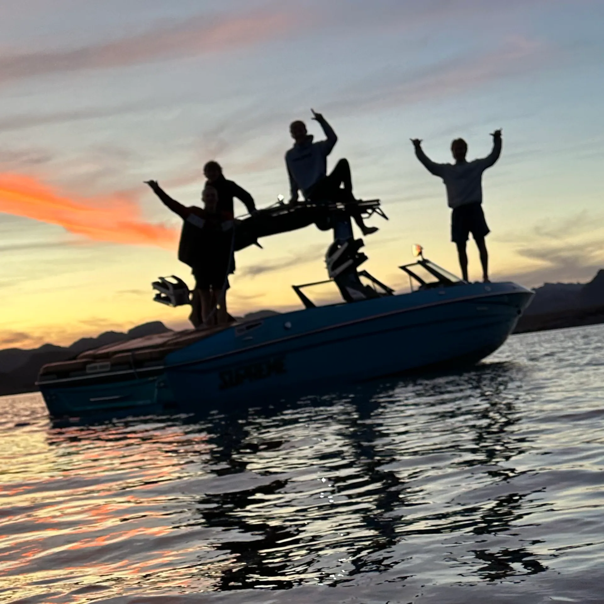 24FT Luxury Surf/Wake boat with Captain Pete! All Arizona lakes! 