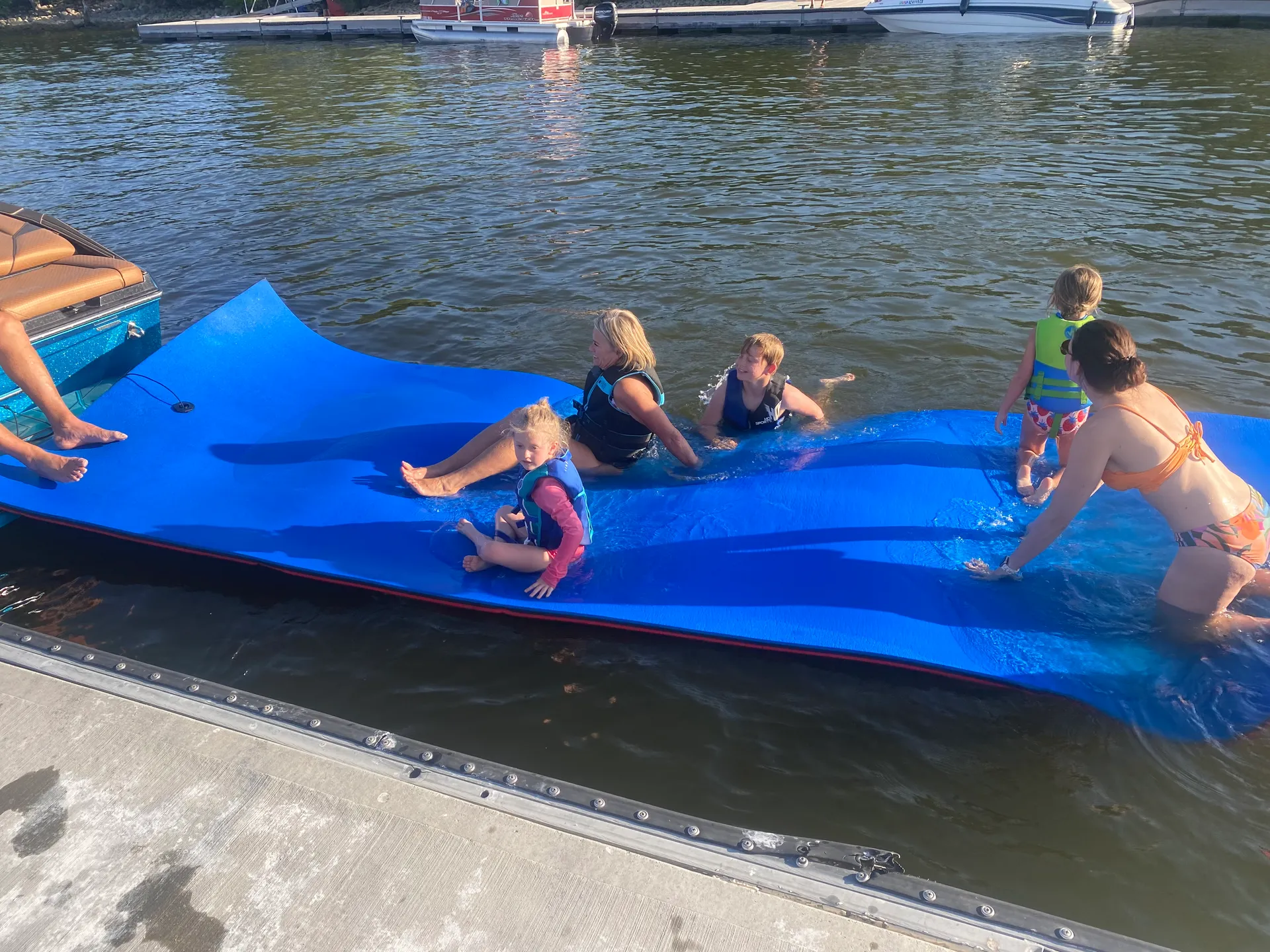 24FT Luxury Surf/Wake boat with Captain Pete! All Arizona lakes! 