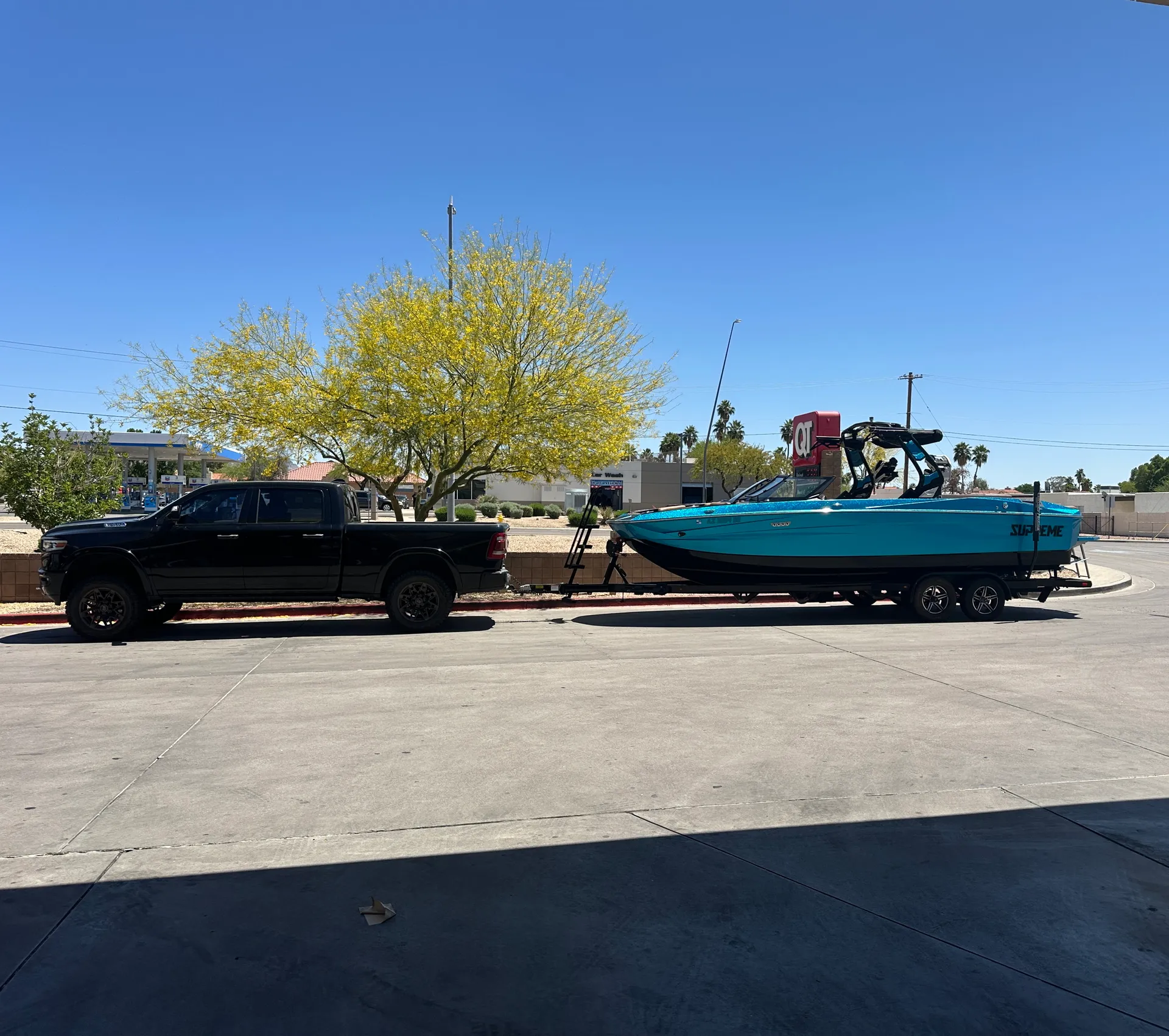 24FT Luxury Surf/Wake boat with Captain Pete! All Arizona lakes! 