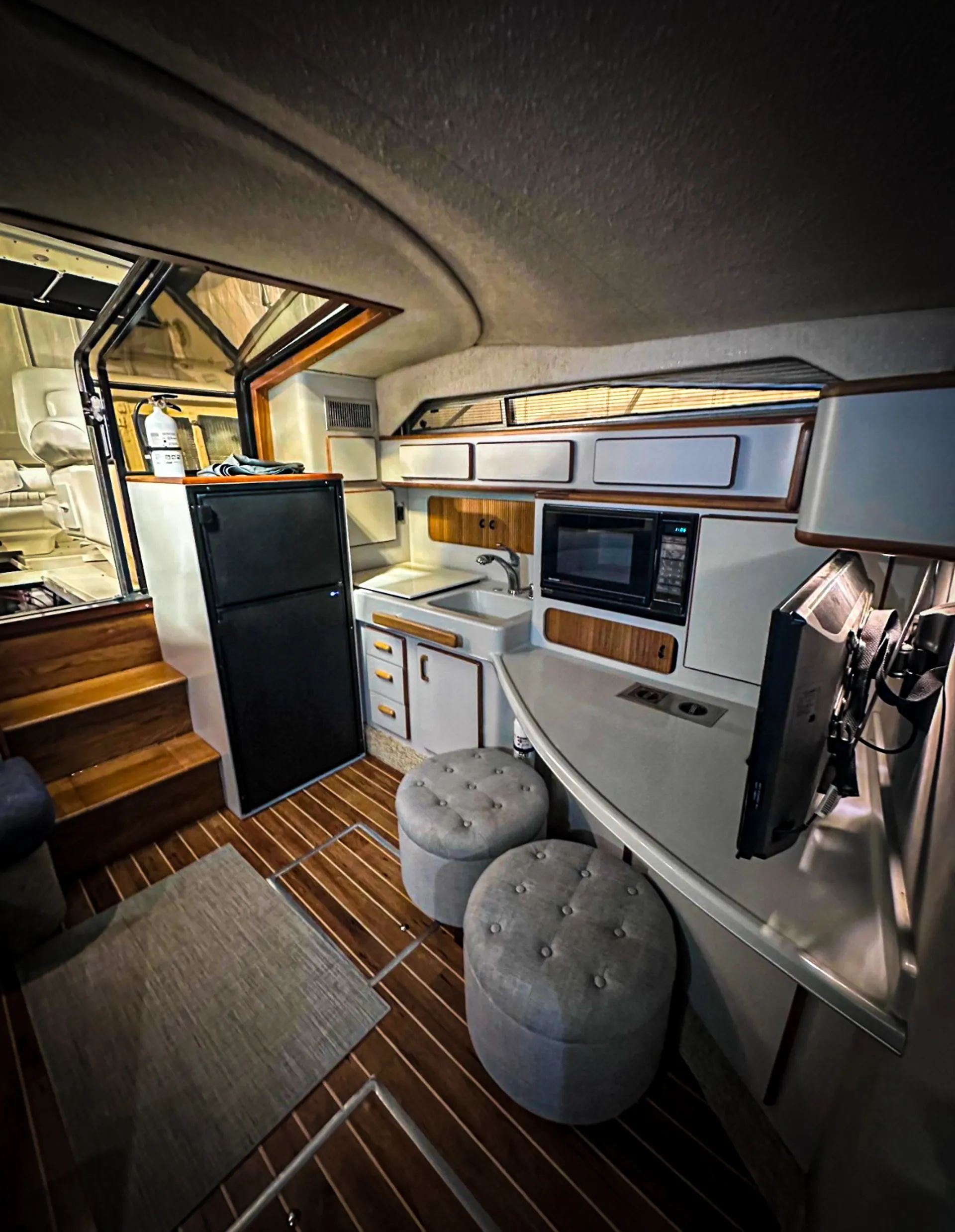 Sea Ray Boats Express Cruiser in Chicago, IL — photo 5