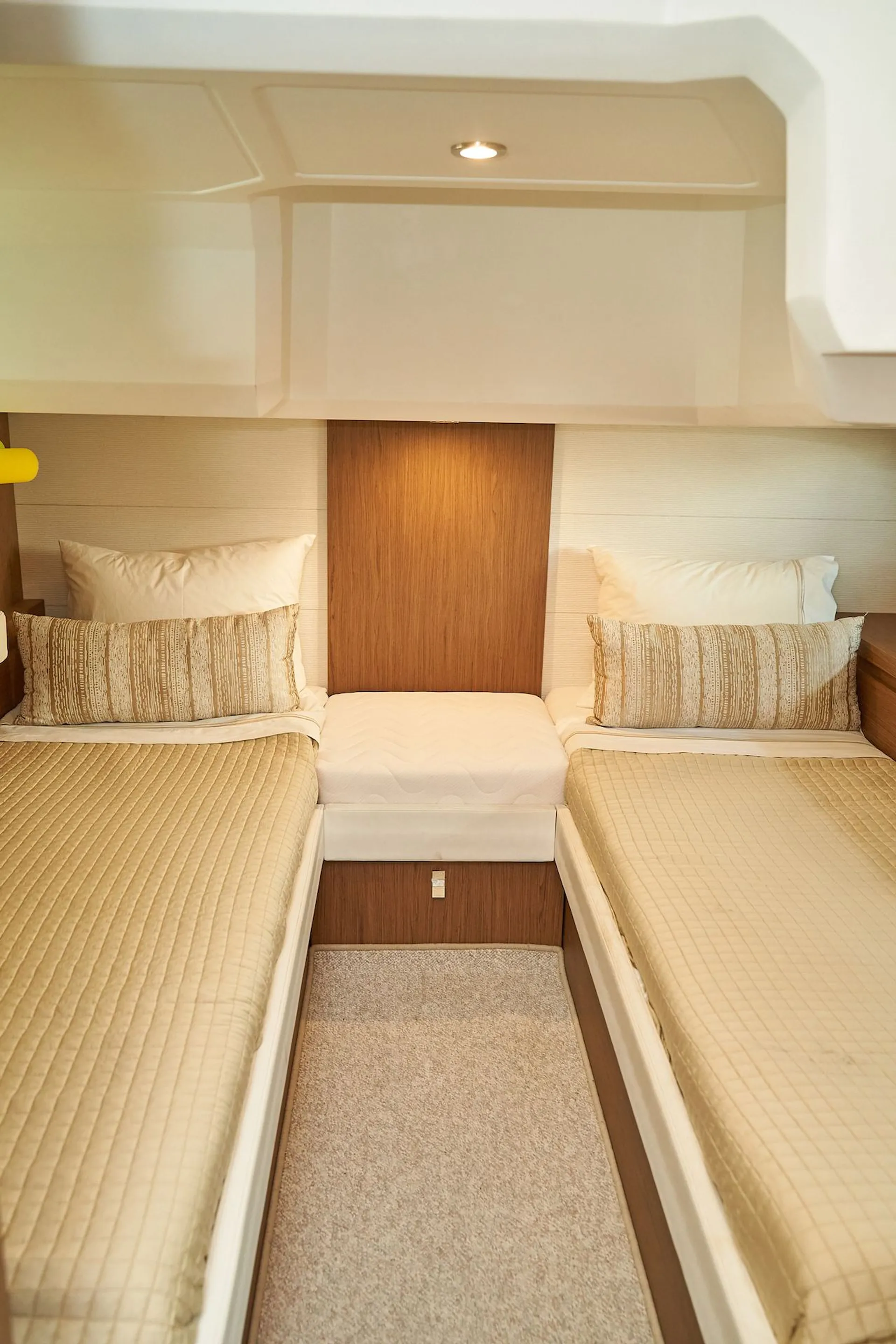 Charter a 40' Luxury Gran Tursimo Yacht for 12 guests