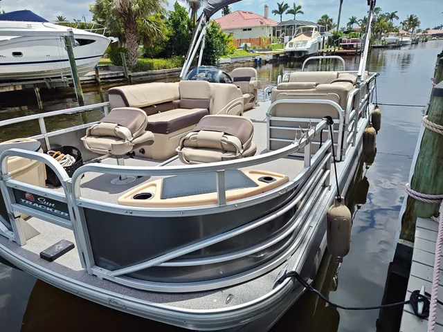 Rent a SUN TRACKER pontoon in Cape Coral, FL near me