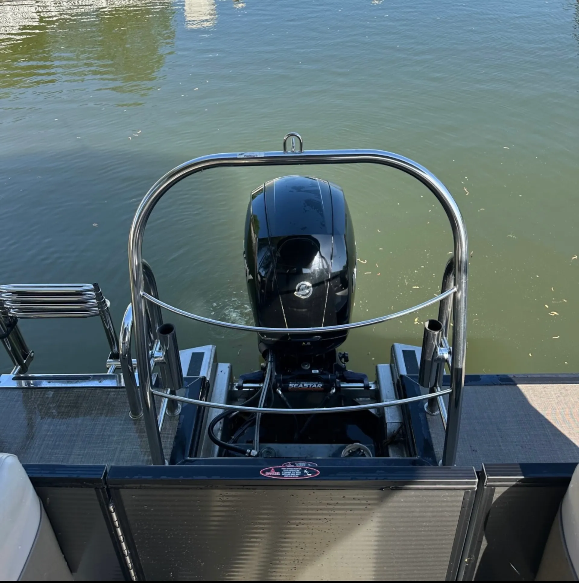 Cruise Lake Norman 24’ Harris Tritoon 